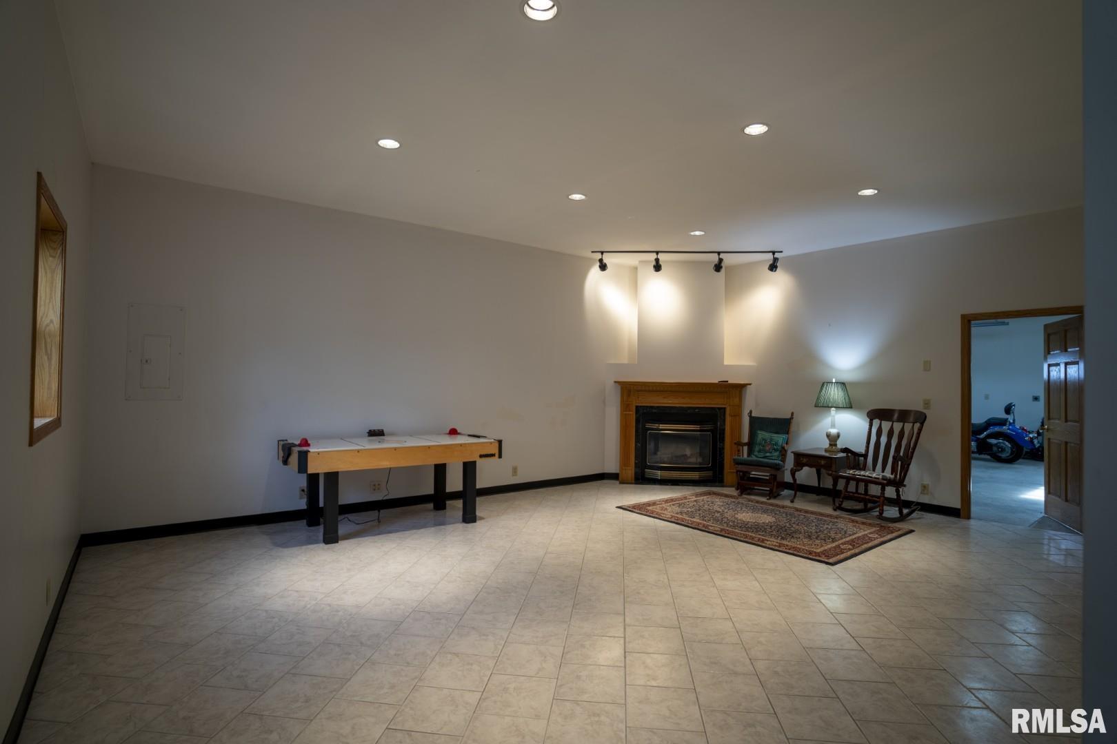 1359 S Bridge Road, Niantic, Illinois image 32