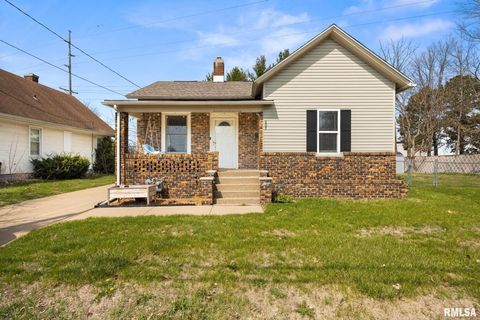 Homes For Sale - 605 N Main Street<br/> Tazewell County, Morton, IL 61550