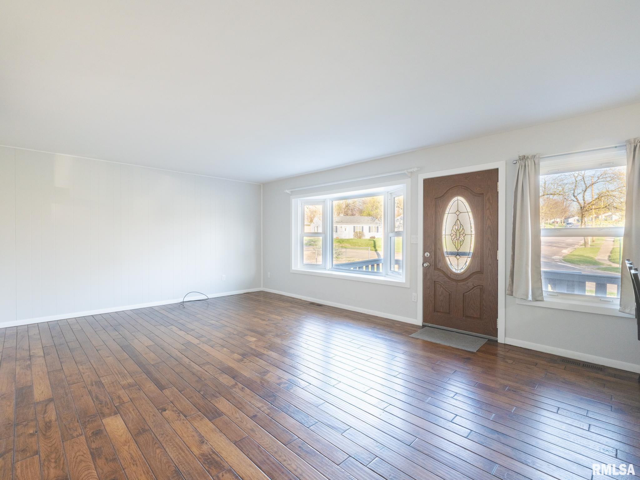 108 Algonquin Road, Marquette Heights, Illinois image 7