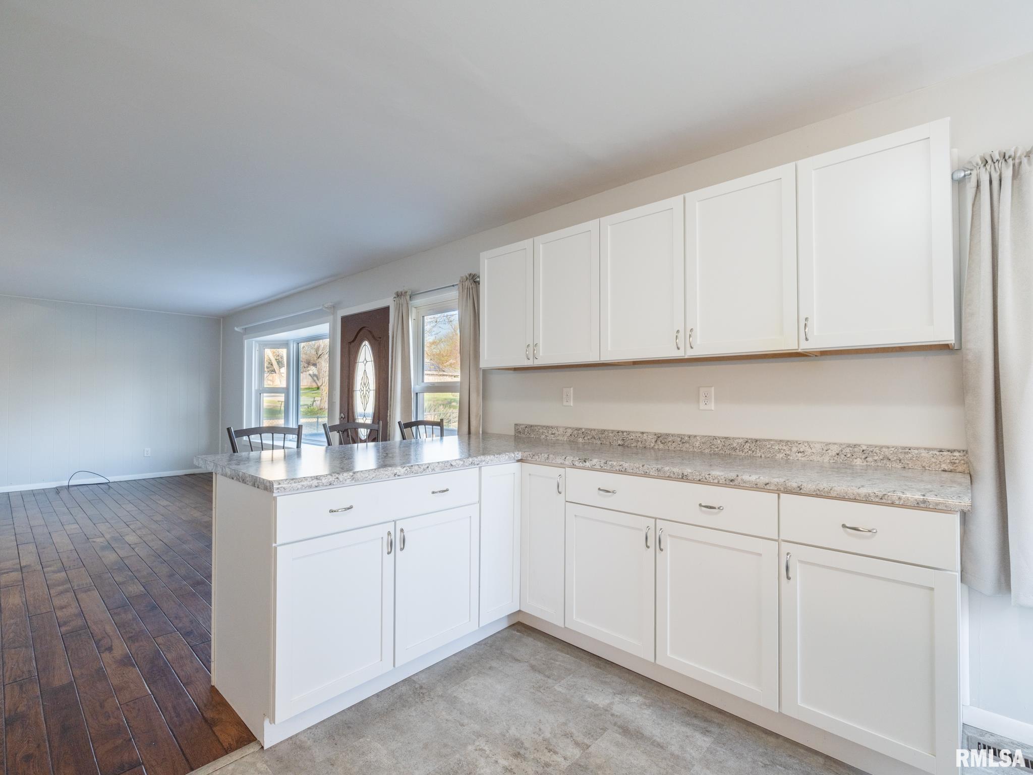 108 Algonquin Road, Marquette Heights, Illinois image 14