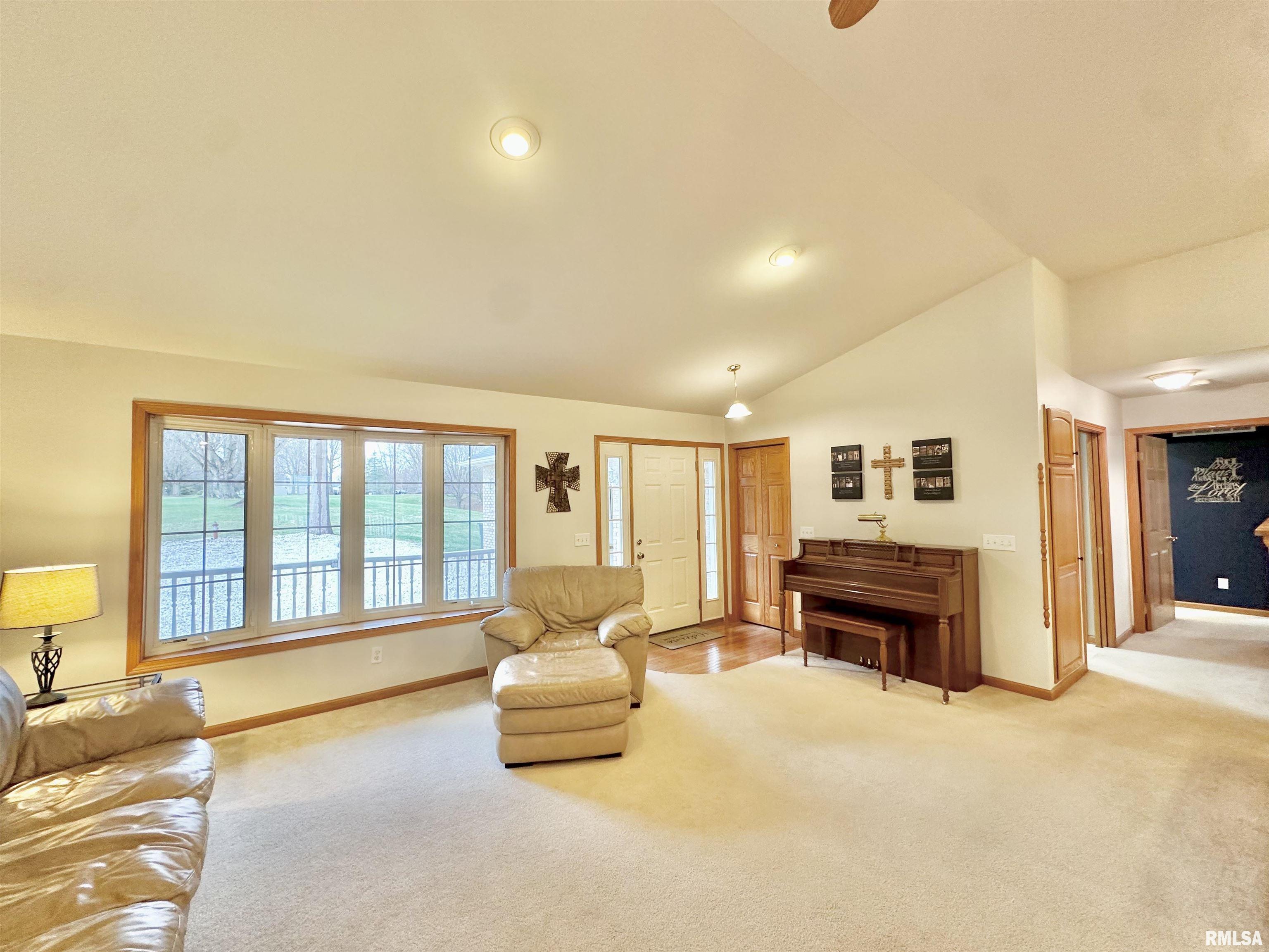 314 Lakeview Drive, Avon, Illinois image 46