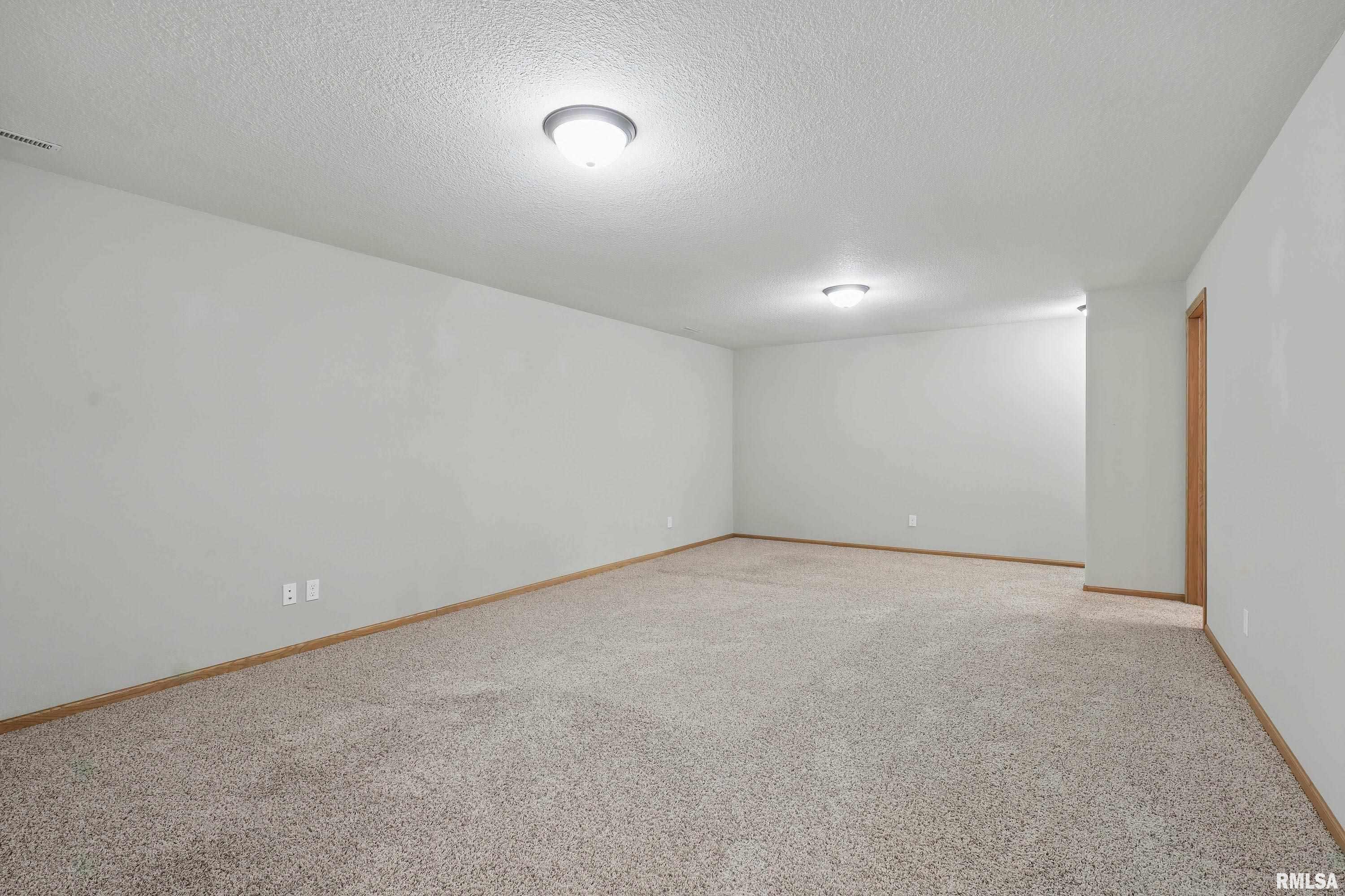6120 Deere Creek Lane #A, Davenport, Iowa image 27