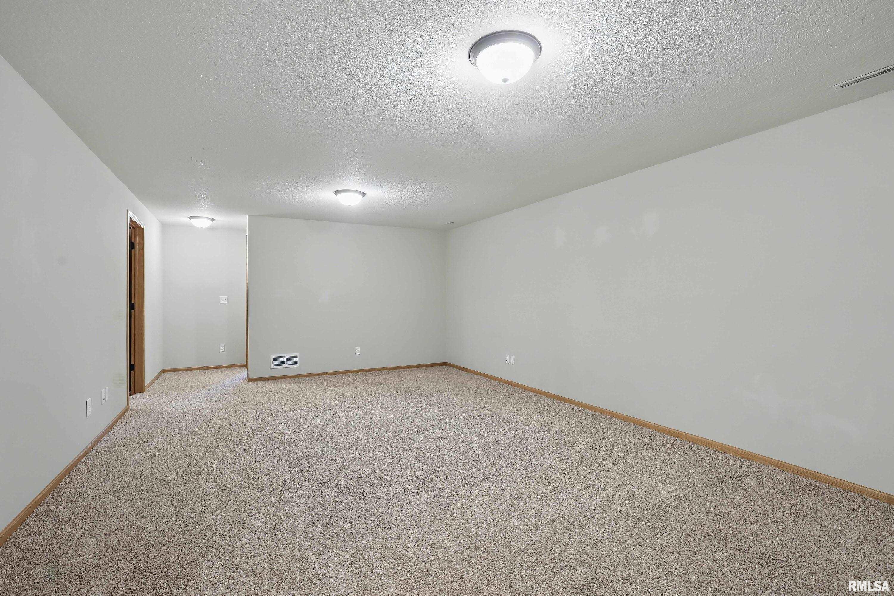 6120 Deere Creek Lane #A, Davenport, Iowa image 23