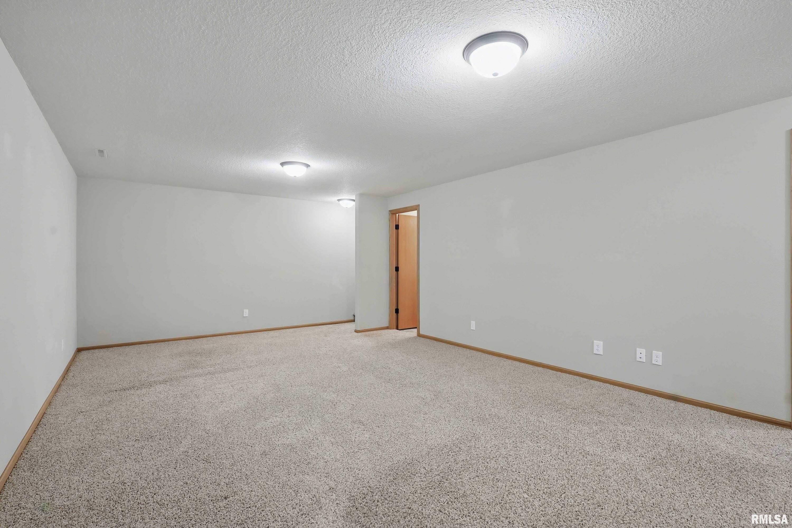 6120 Deere Creek Lane #A, Davenport, Iowa image 24