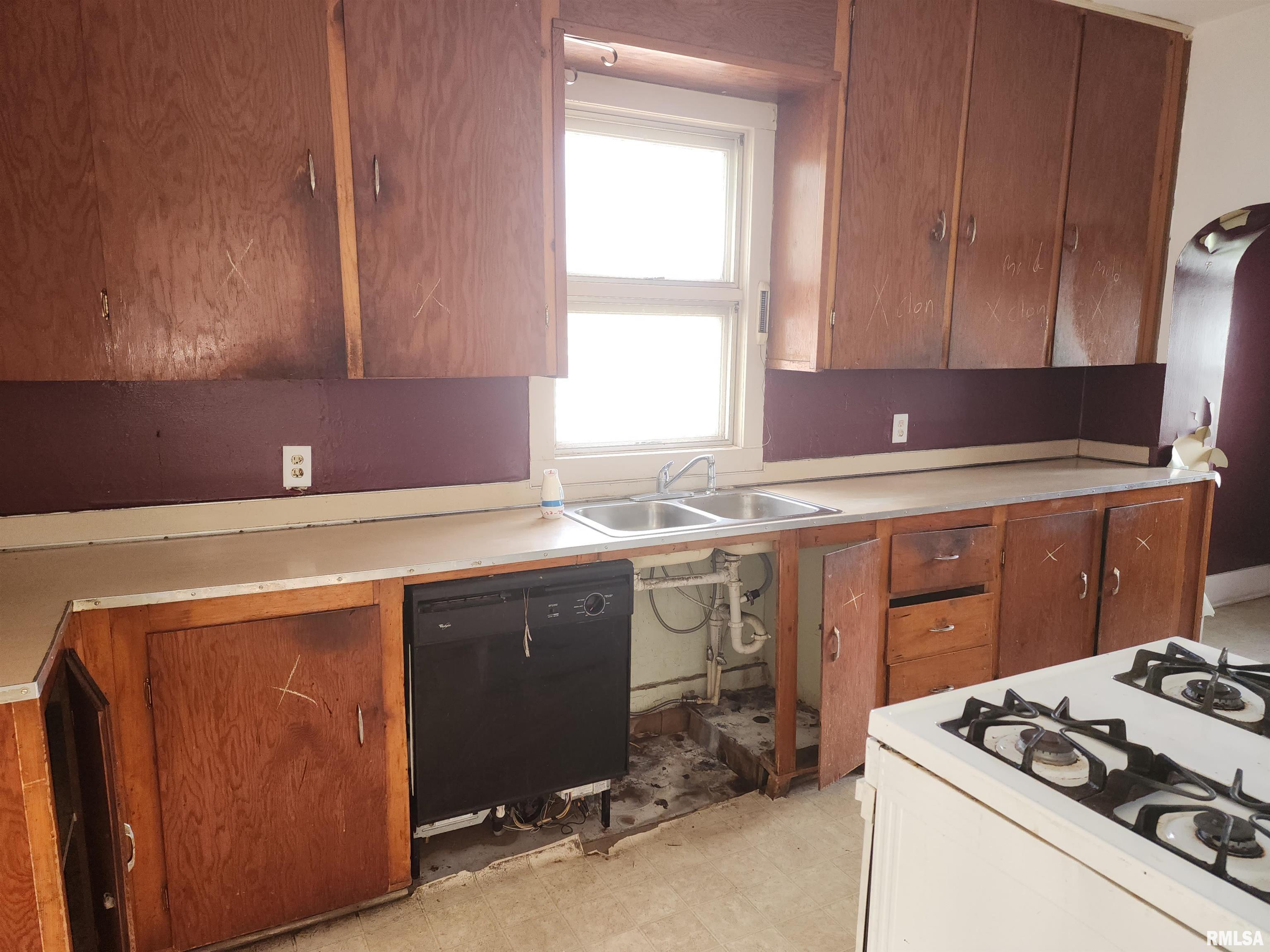 1102 3rd Street, Lincoln, Illinois image 6