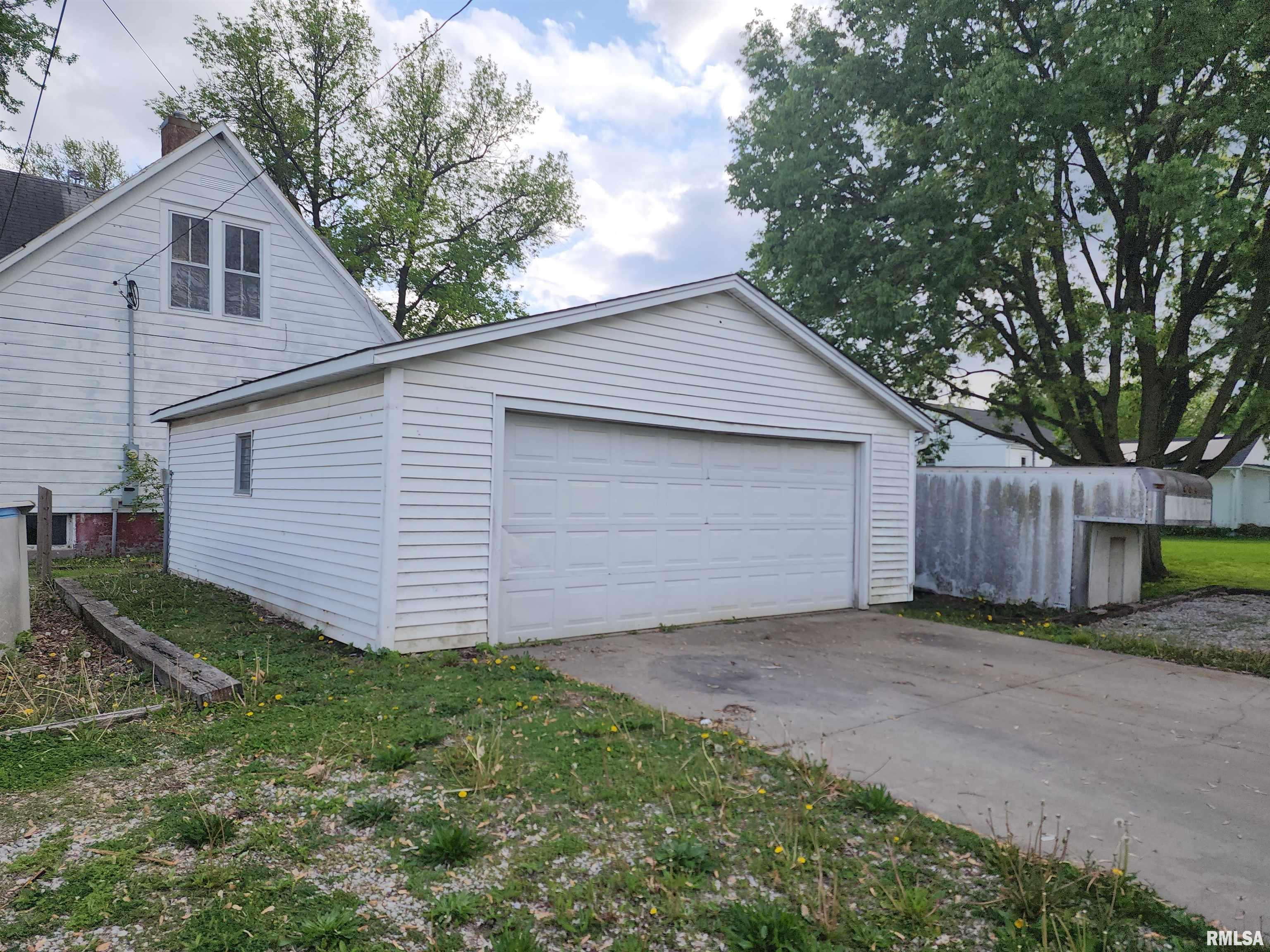 1102 3rd Street, Lincoln, Illinois image 17
