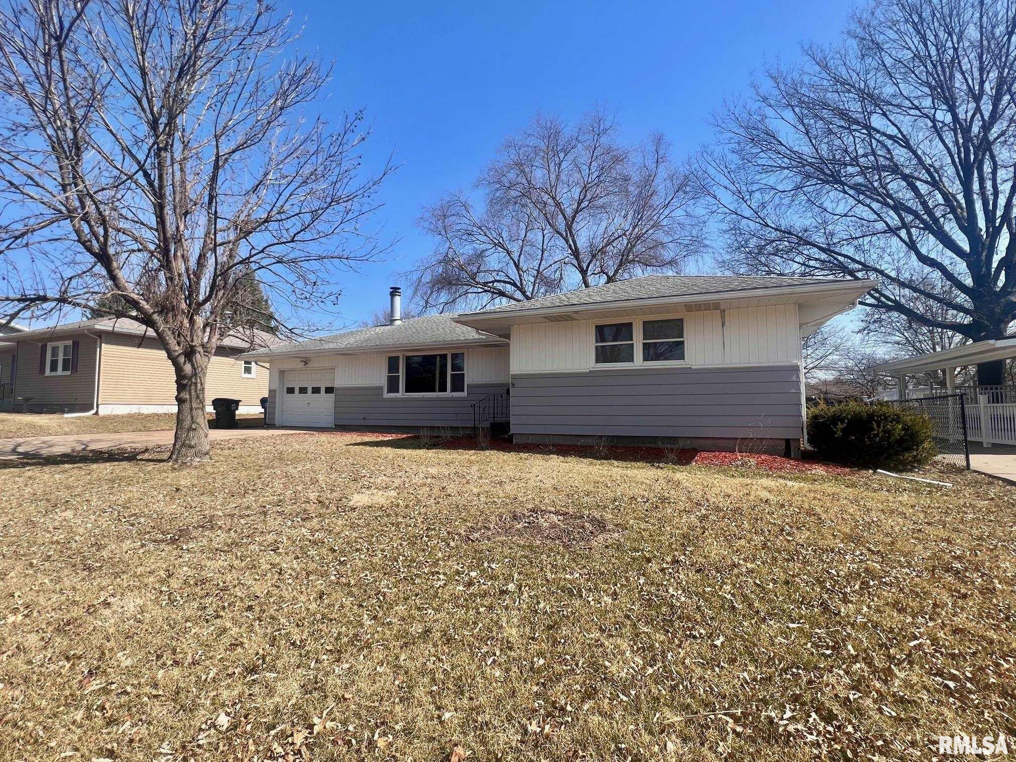 2037 N Ohio Avenue, Davenport, Iowa image 1
