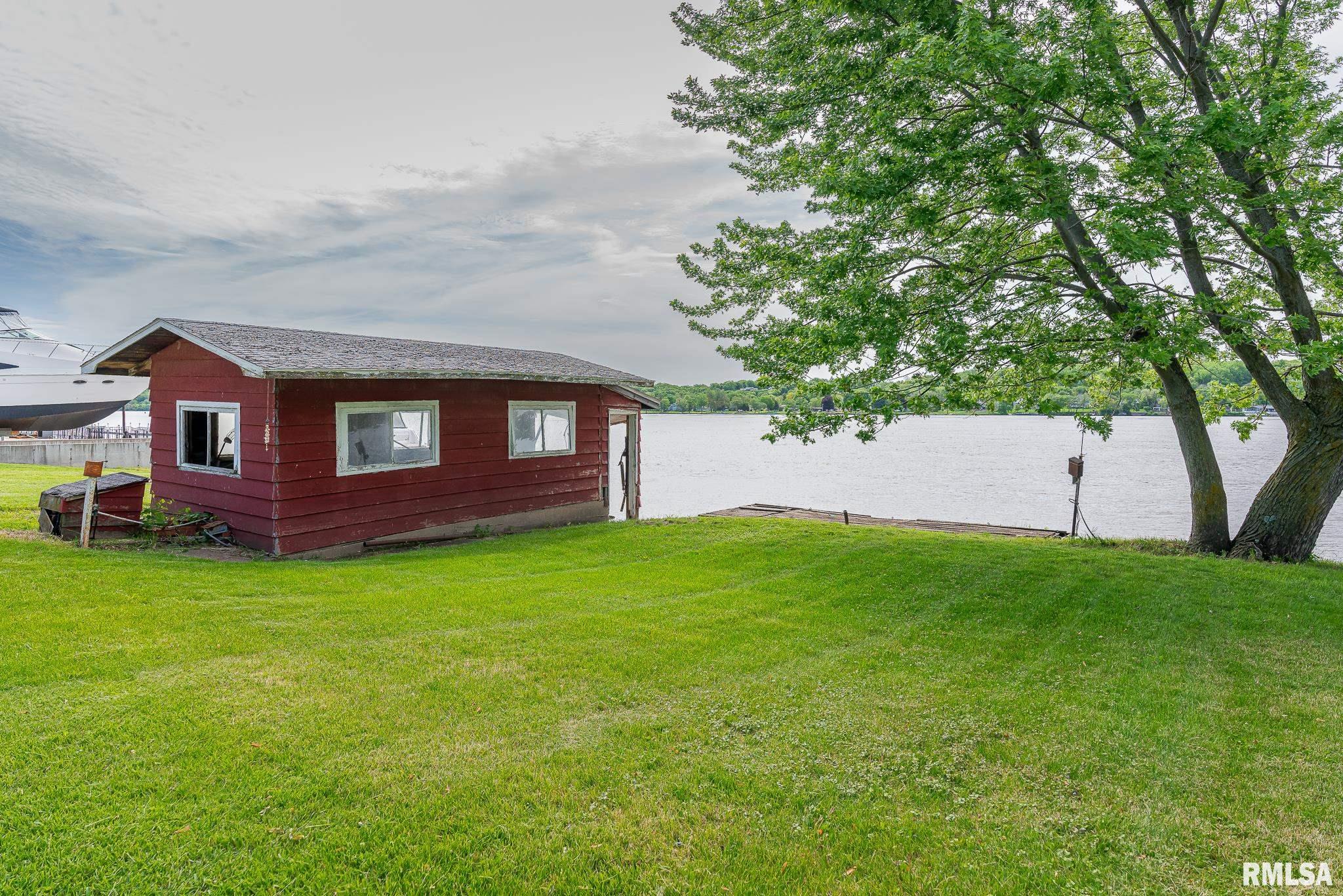 1231 SW Canal Shore Drive, Le Claire, Iowa image 10