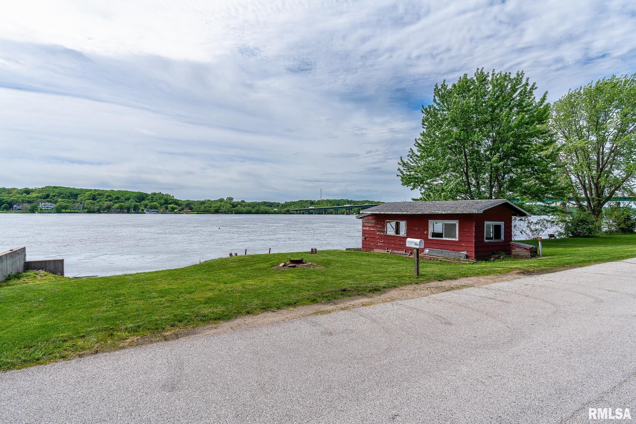 1231 SW Canal Shore Drive, Le Claire, Iowa image 8