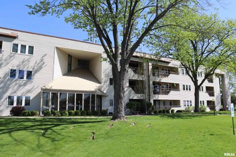 Photo of 2601 W WILLOWLAKE Drive #19, Peoria, IL 61614 (MLS # PA1265881)