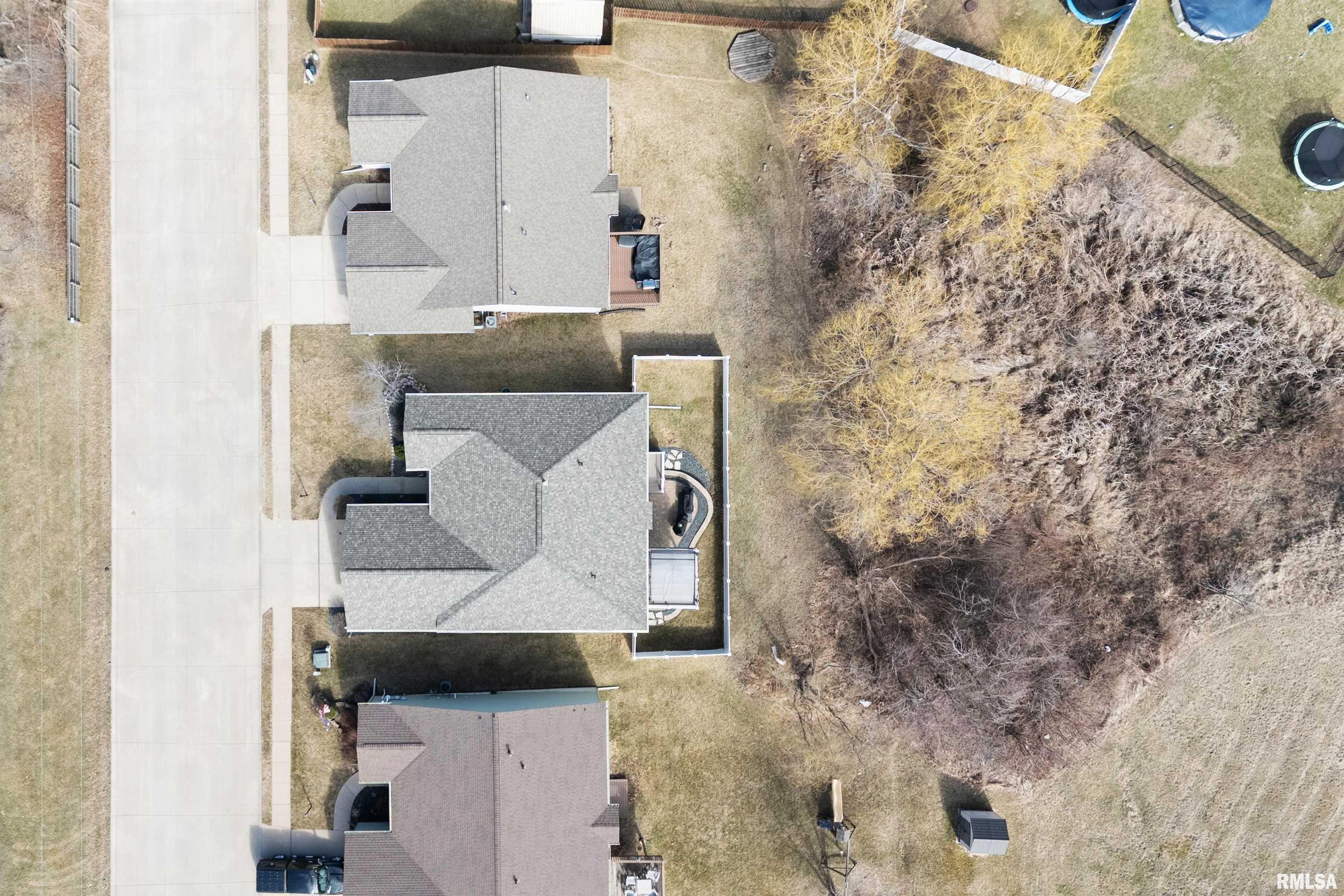 13 Hidden Valley Circle, Davenport, Iowa image 24