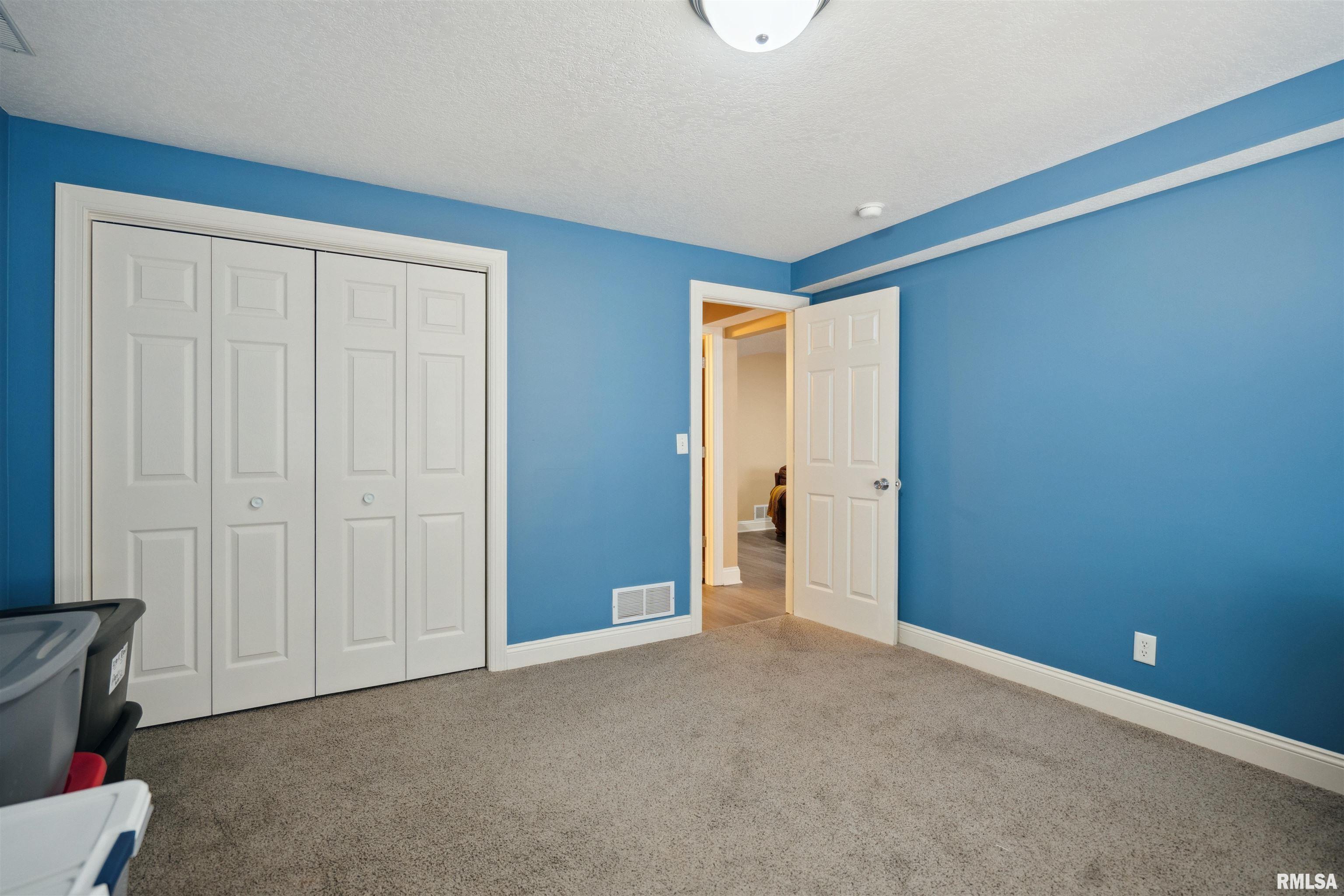 13 Hidden Valley Circle, Davenport, Iowa image 20