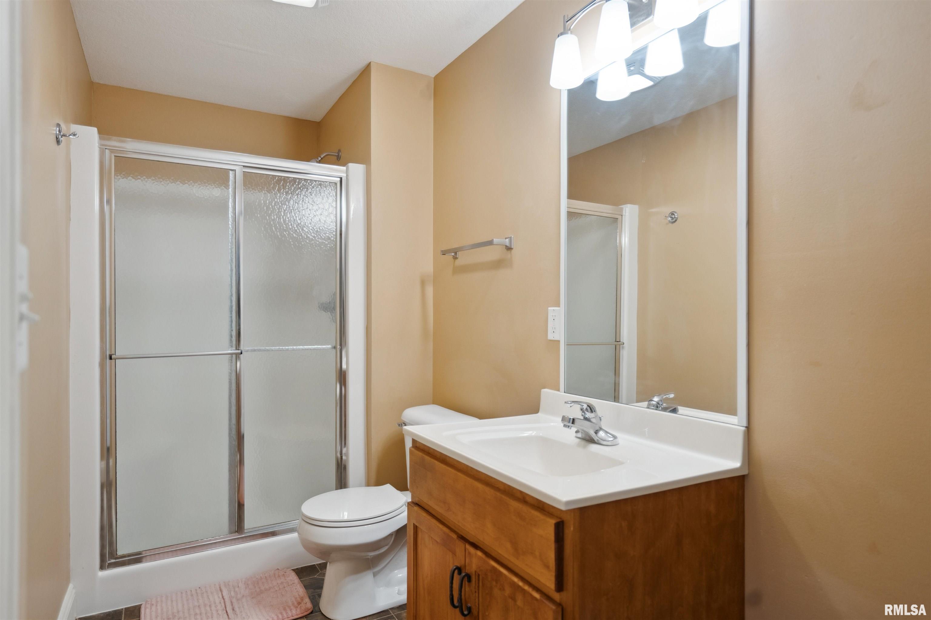 13 Hidden Valley Circle, Davenport, Iowa image 19