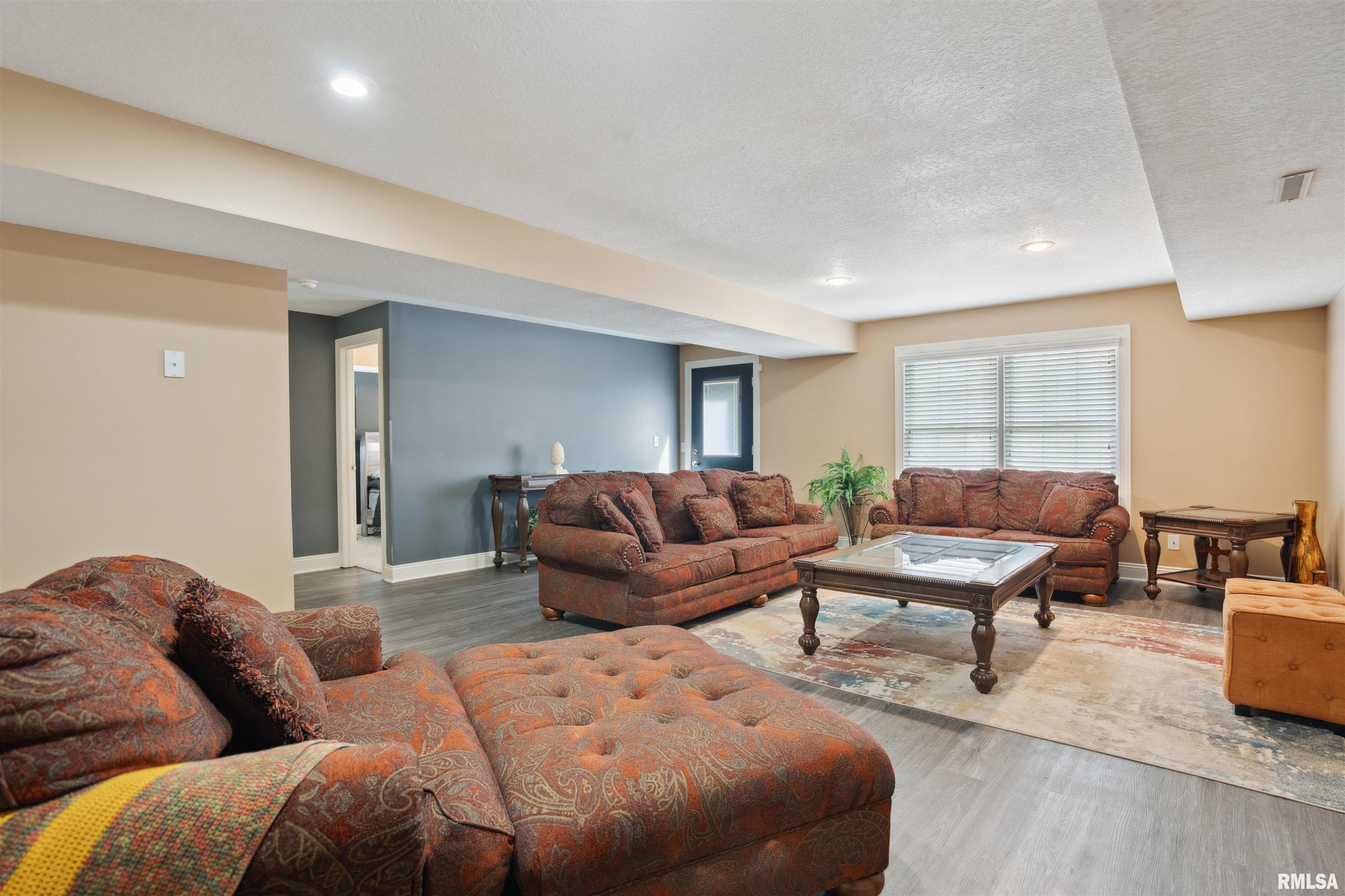 13 Hidden Valley Circle, Davenport, Iowa image 18