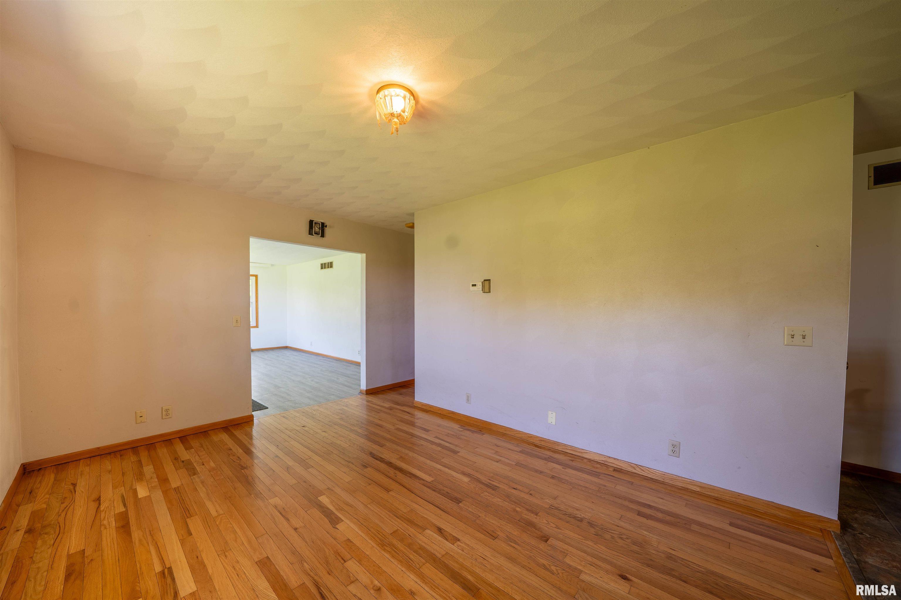 15361 Furrow Road, Pekin, Illinois image 10
