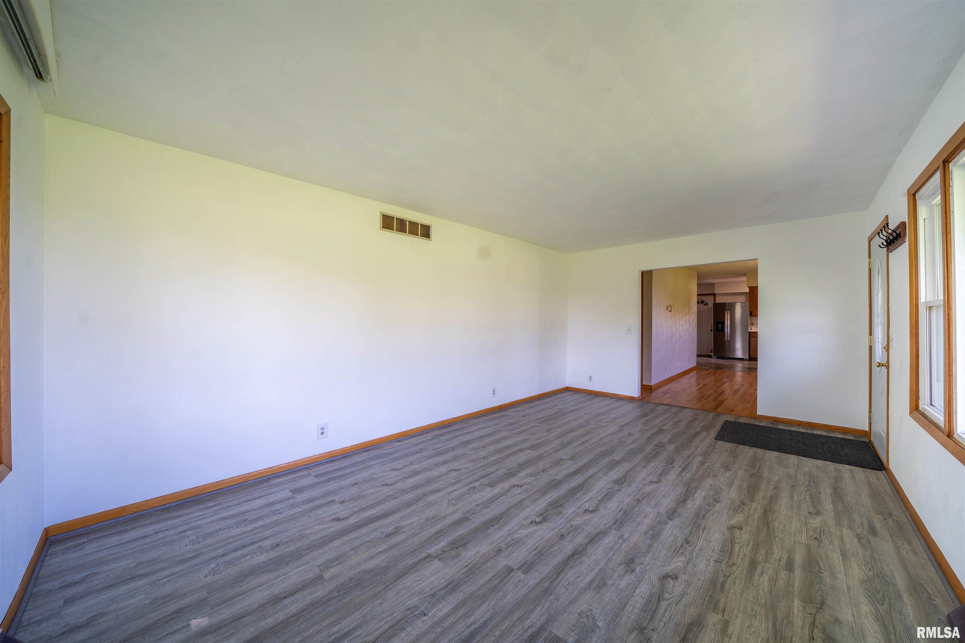 15361 Furrow Road, Pekin, Illinois image 5