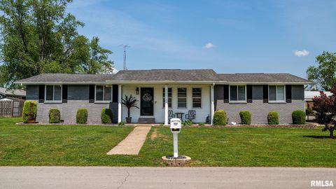 Photo of 907 FAIRLANE Drive, Marion, IL 62959 (MLS # PA1265825)