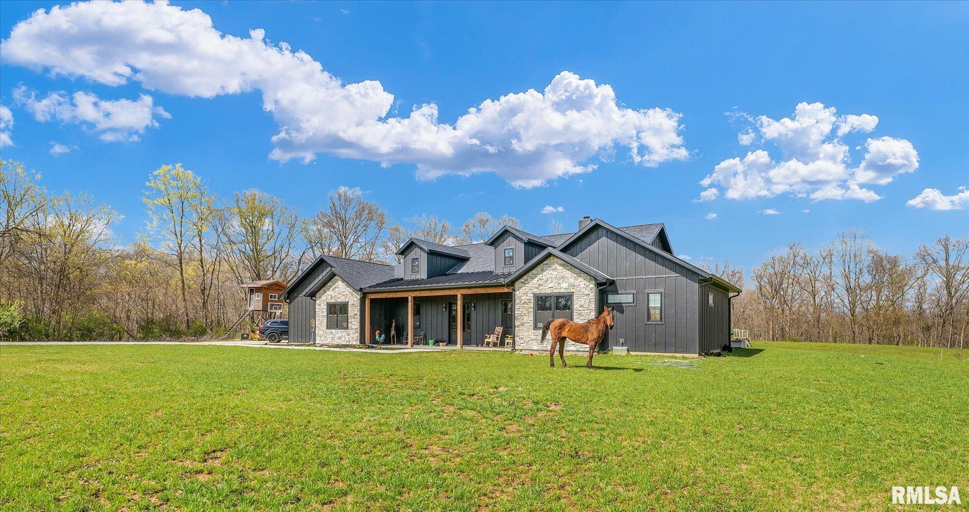 15295 E County Road 150 N, Charleston, Illinois image 2