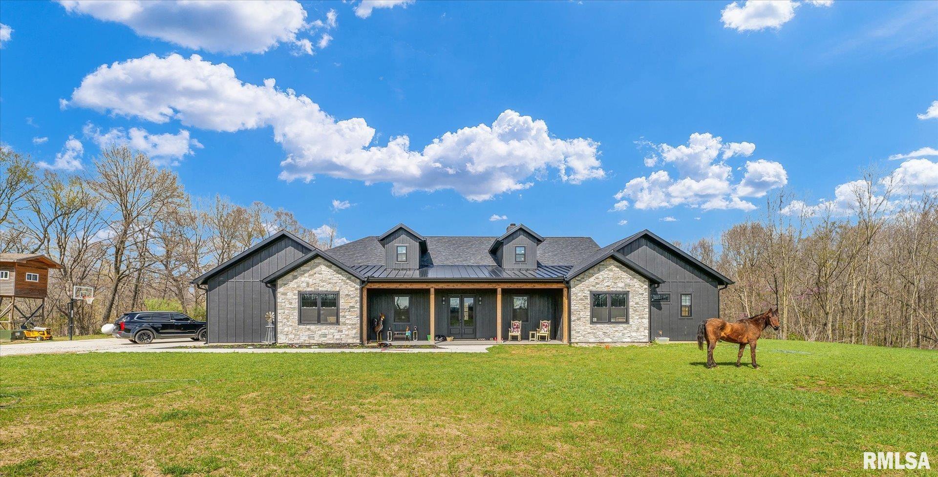 15295 E County Road 150 N, Charleston, Illinois image 1