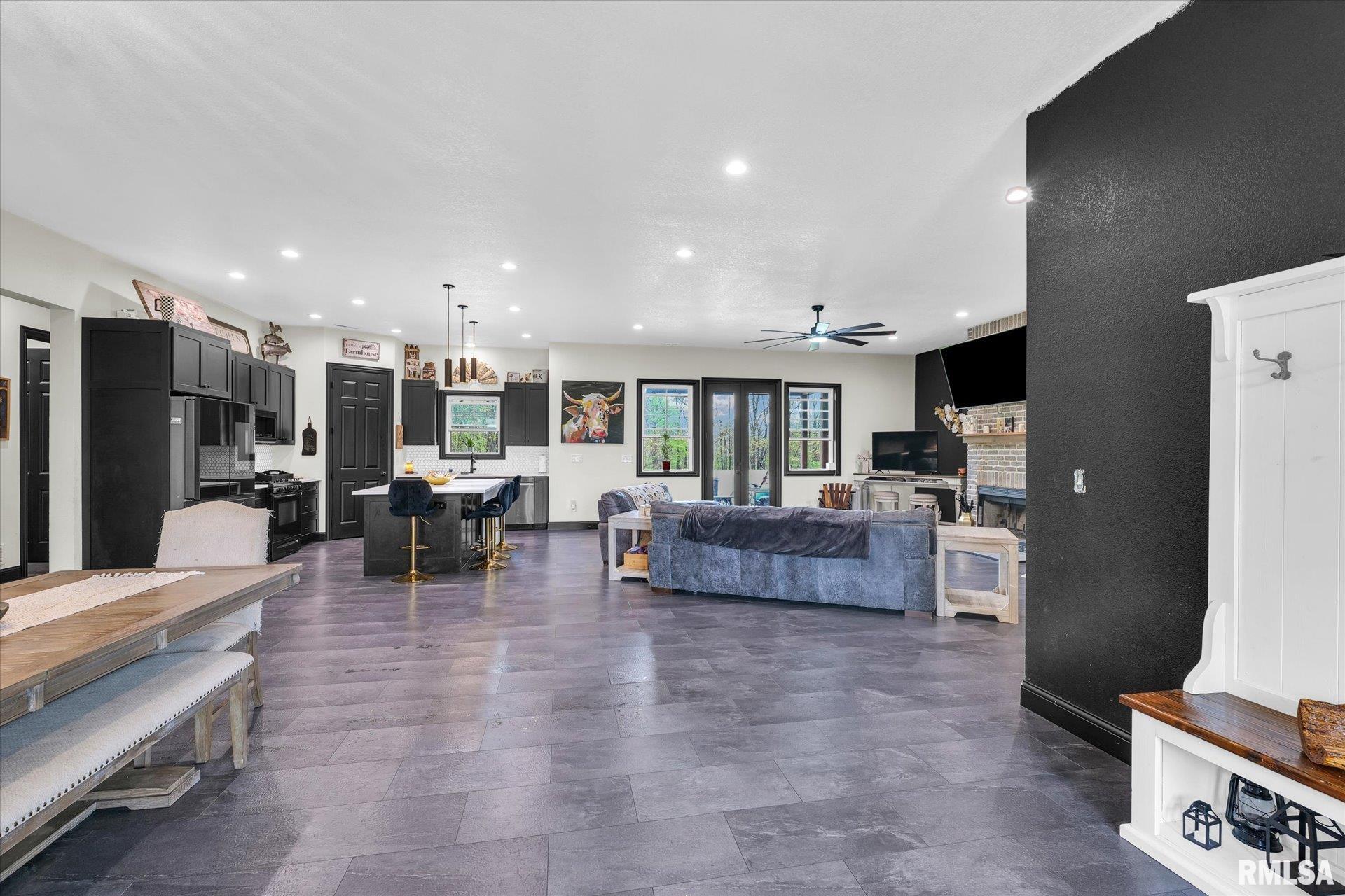 15295 E County Road 150 N, Charleston, Illinois image 45