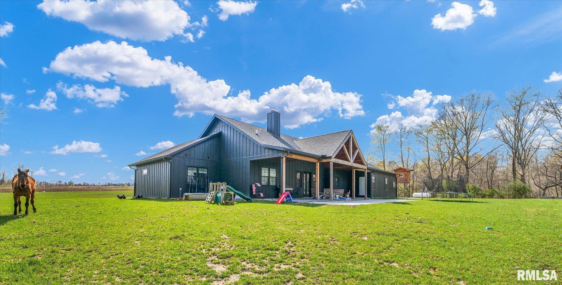 15295 E County Road 150 N, Charleston, Illinois image 3