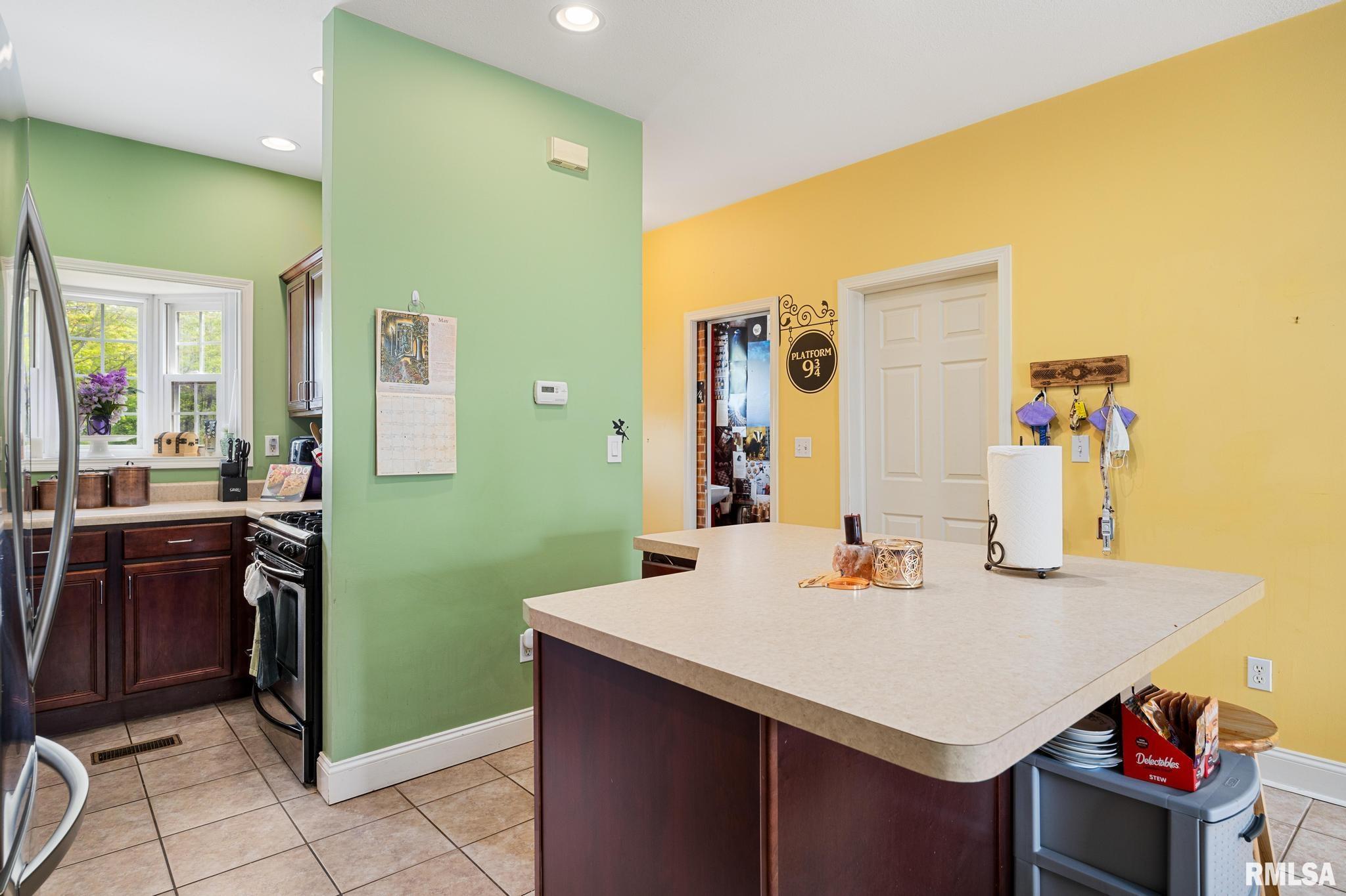 3329 W King James Road, Peoria, Illinois image 7