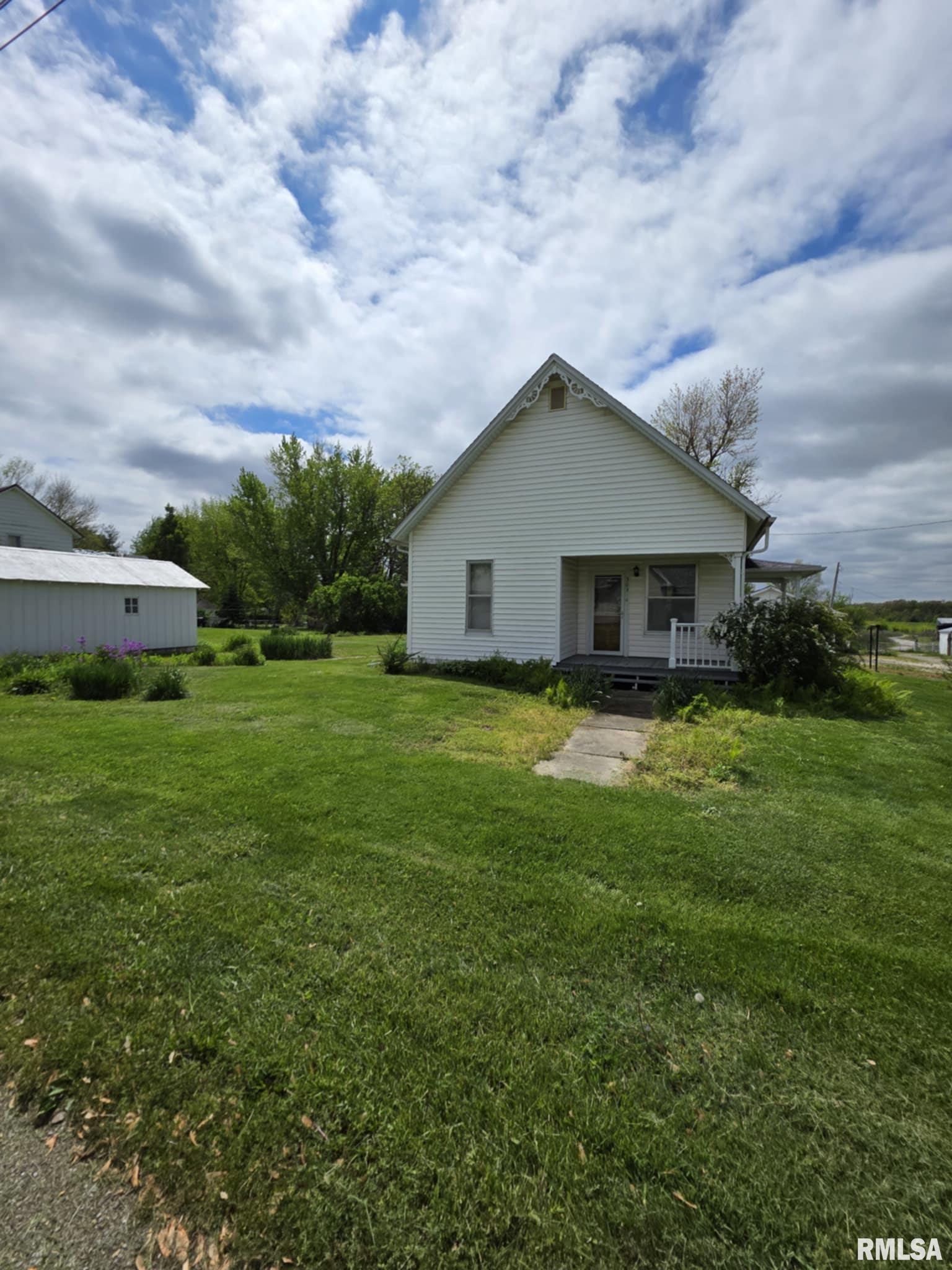 303 S Hedrick Street, Loraine, Illinois image 3