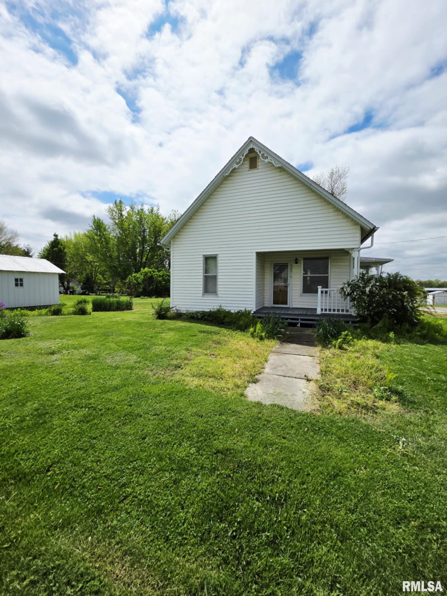 303 S Hedrick Street, Loraine, Illinois image 1