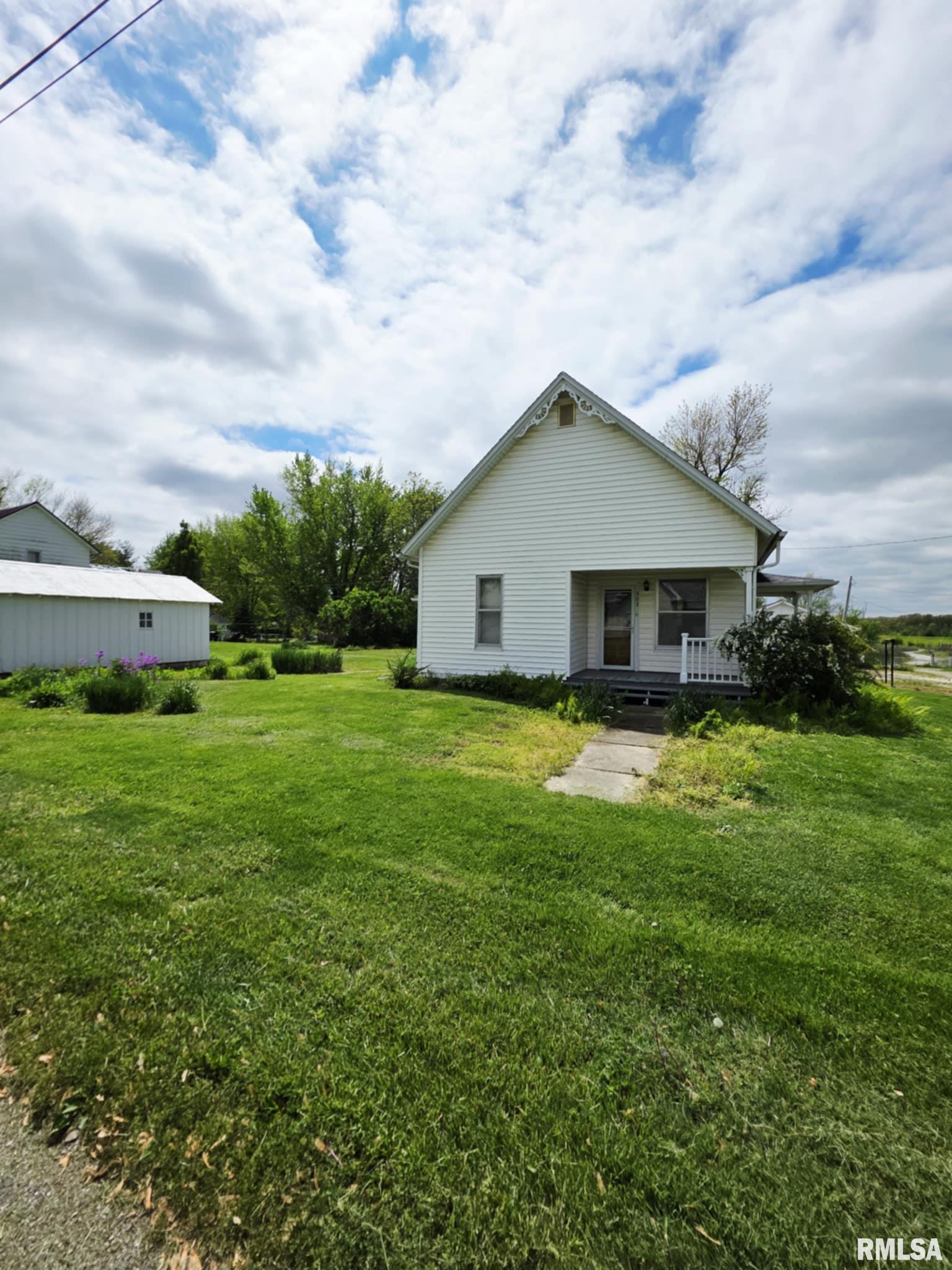 303 S Hedrick Street, Loraine, Illinois image 2