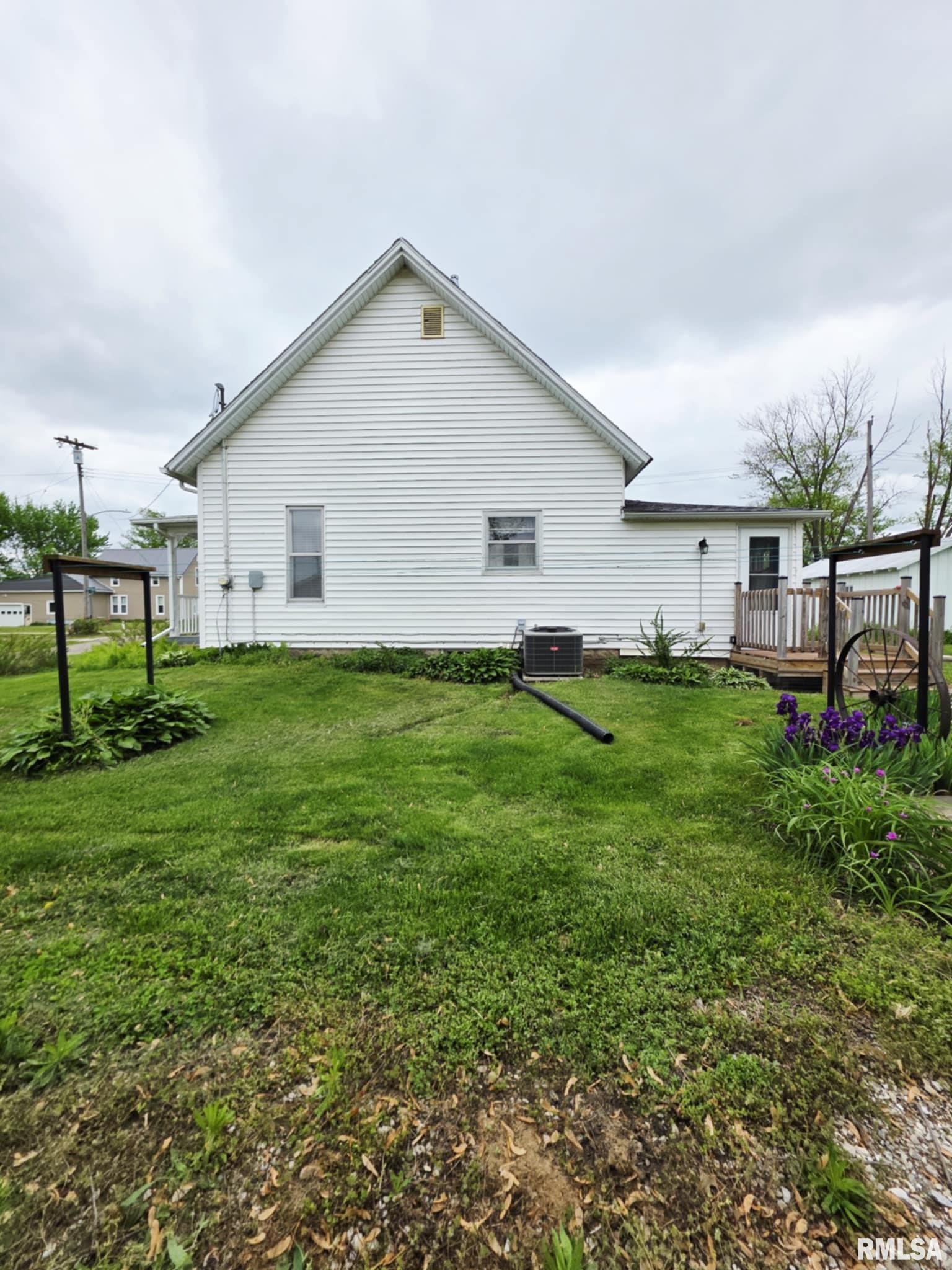 303 S Hedrick Street, Loraine, Illinois image 4