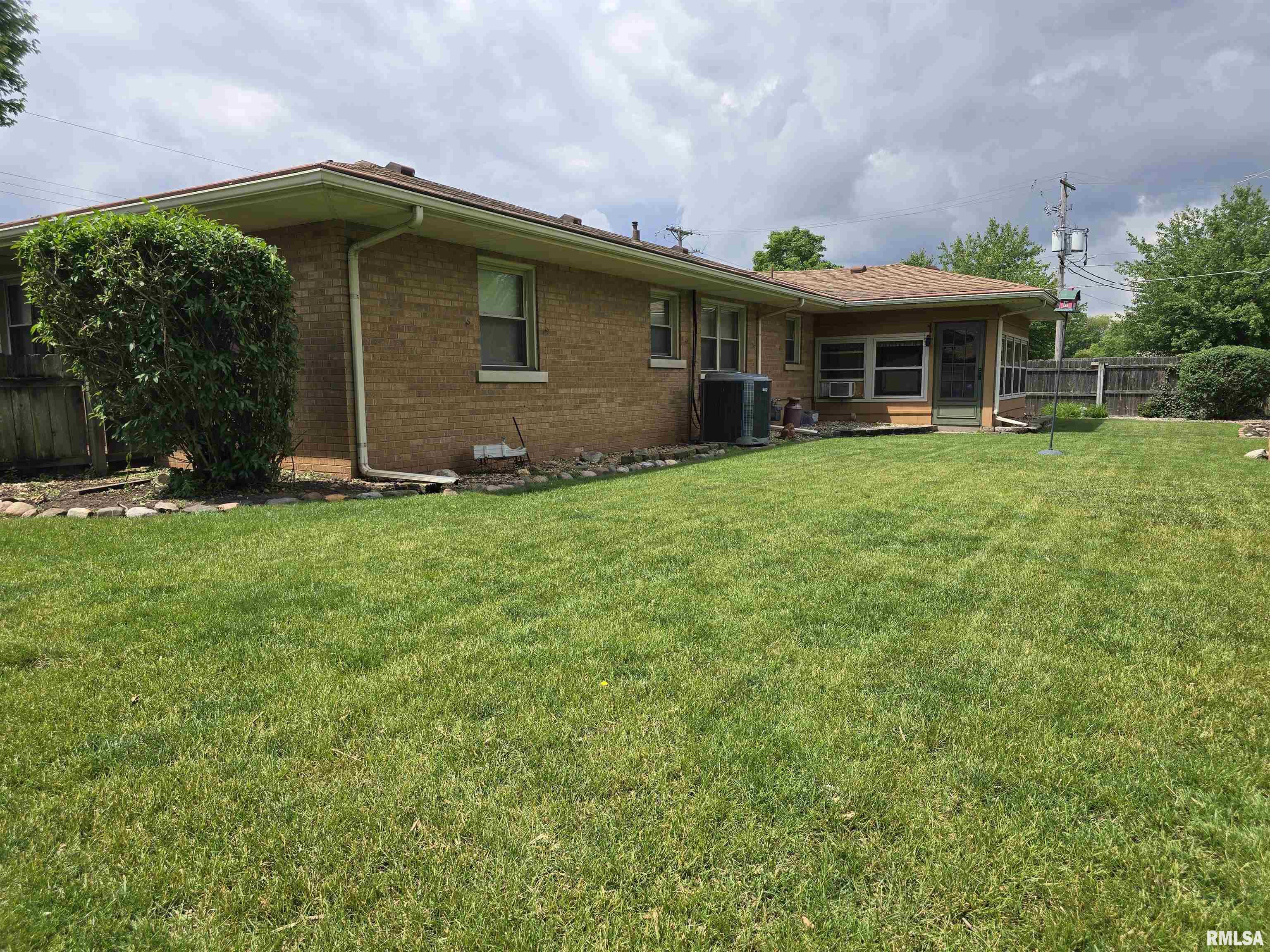 901 Coolidge Avenue, Pekin, Illinois image 30