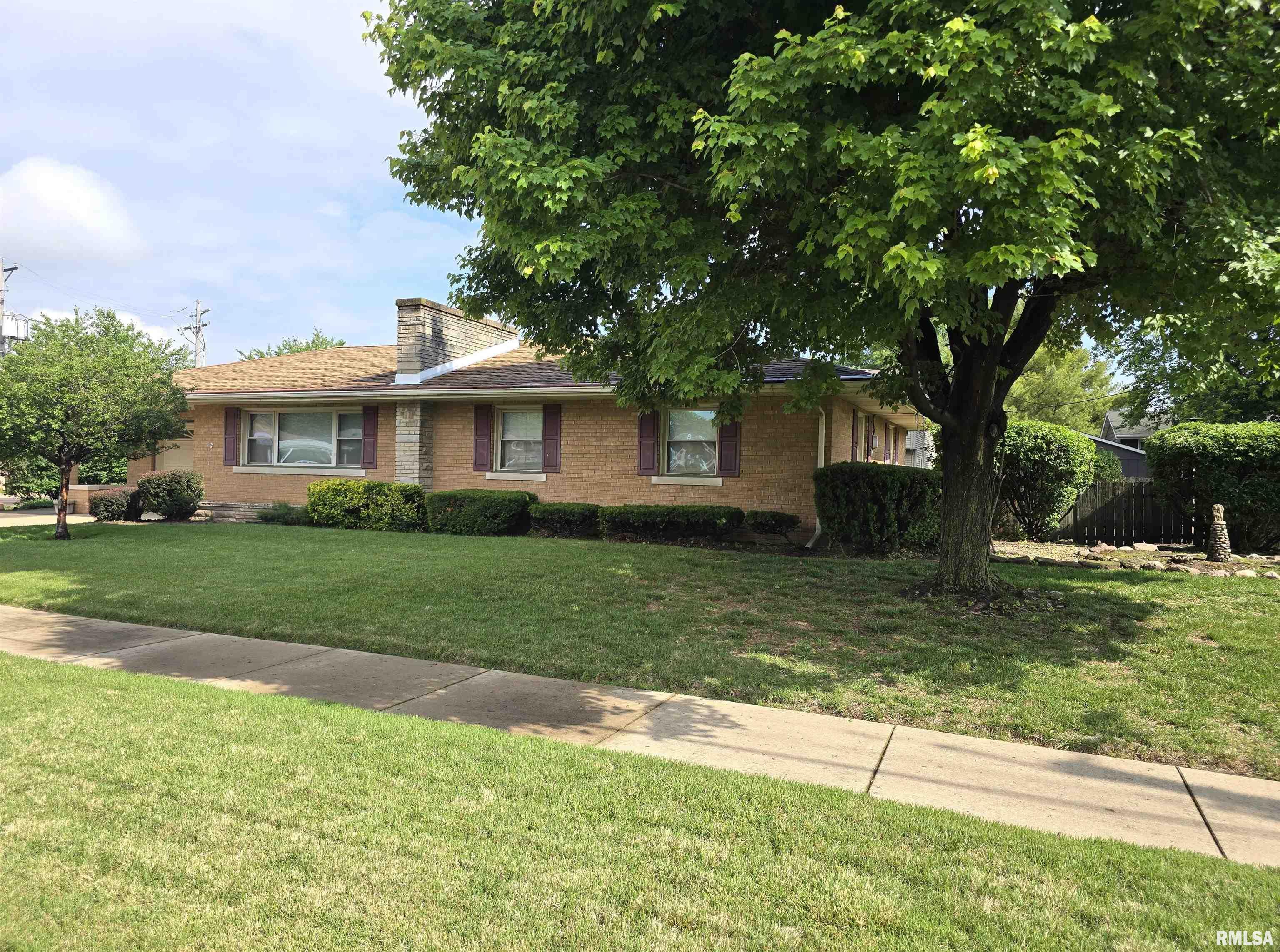 901 Coolidge Avenue, Pekin, Illinois image 2