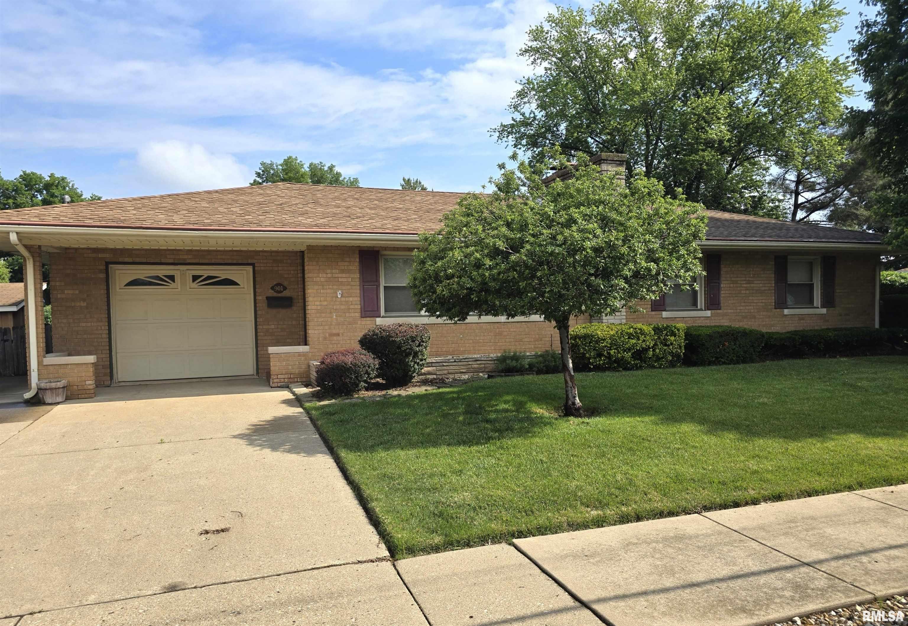 901 Coolidge Avenue, Pekin, Illinois image 3