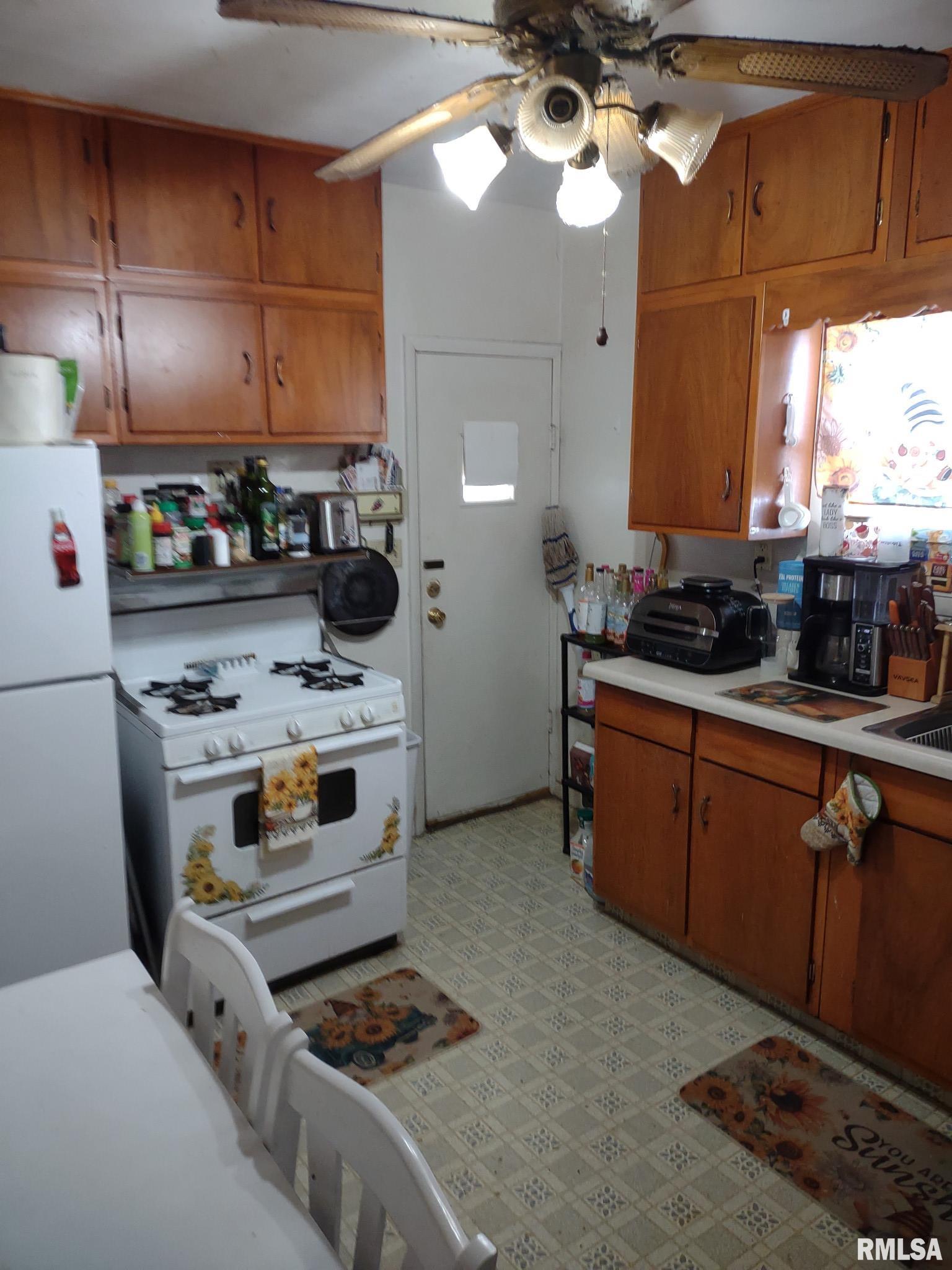 1437 13th Street, Moline, Illinois image 18