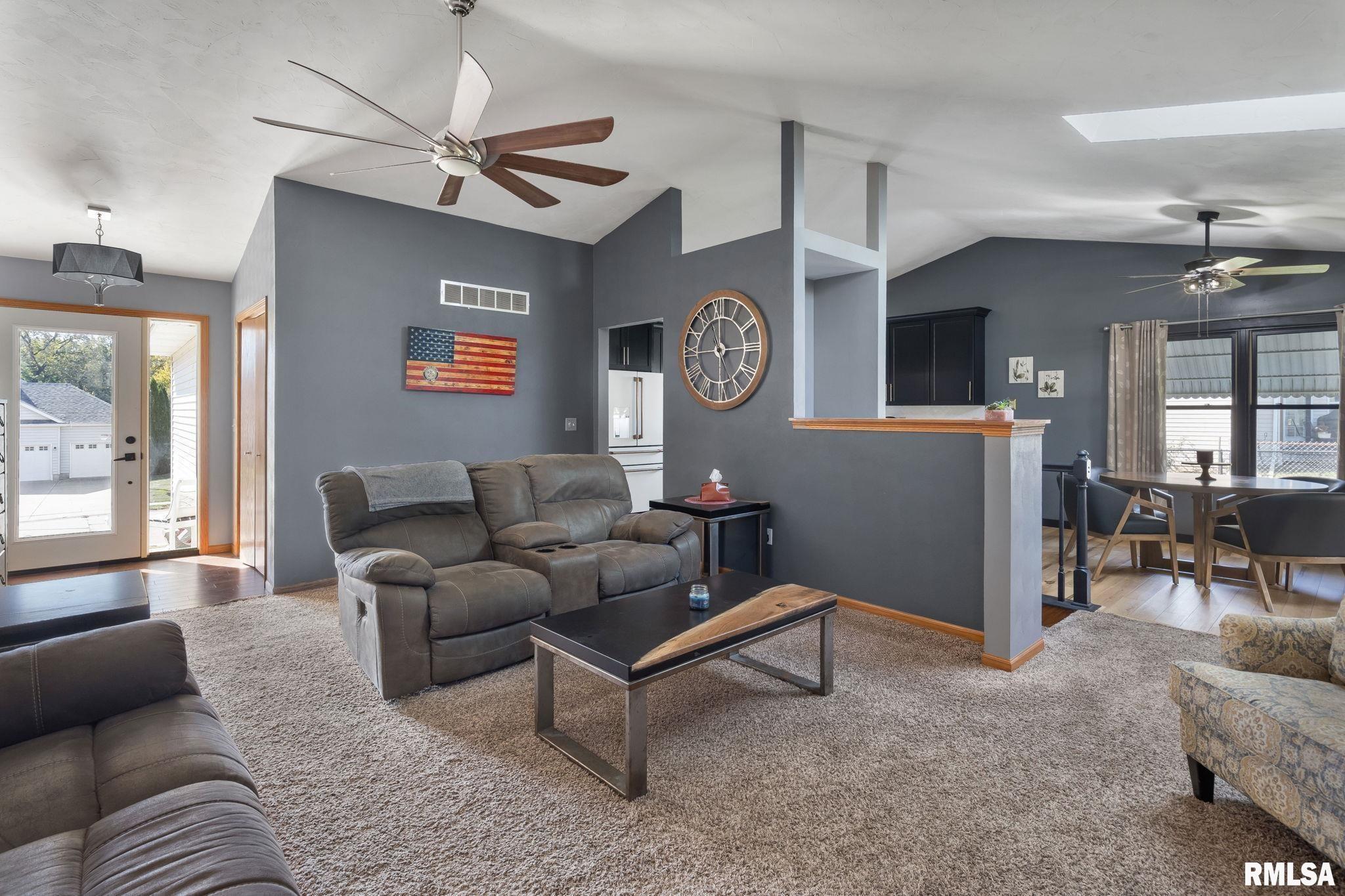 2832 W 44th Street, Davenport, Iowa image 4