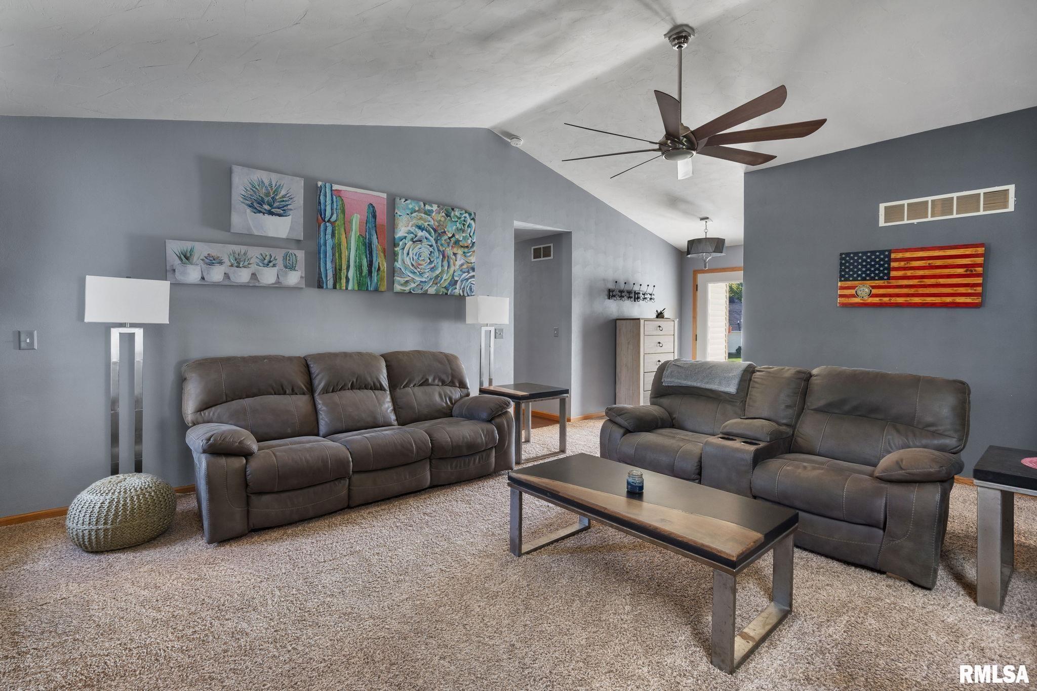 2832 W 44th Street, Davenport, Iowa image 3