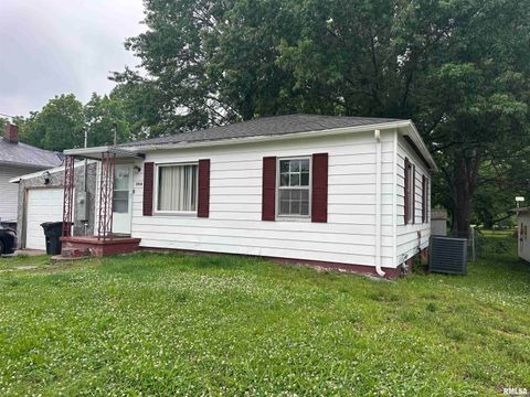 Homes For Sale - 1914 Illinois Street<br/> Jackson County, Murphysboro, IL 62966