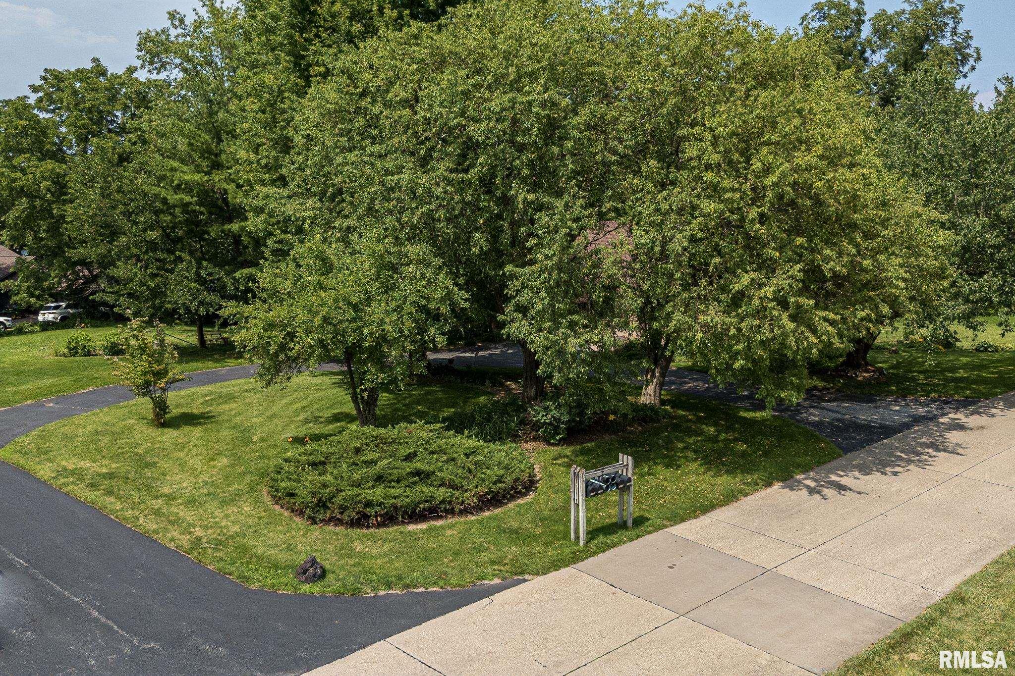 28018 230th Street, Le Claire, Iowa image 47
