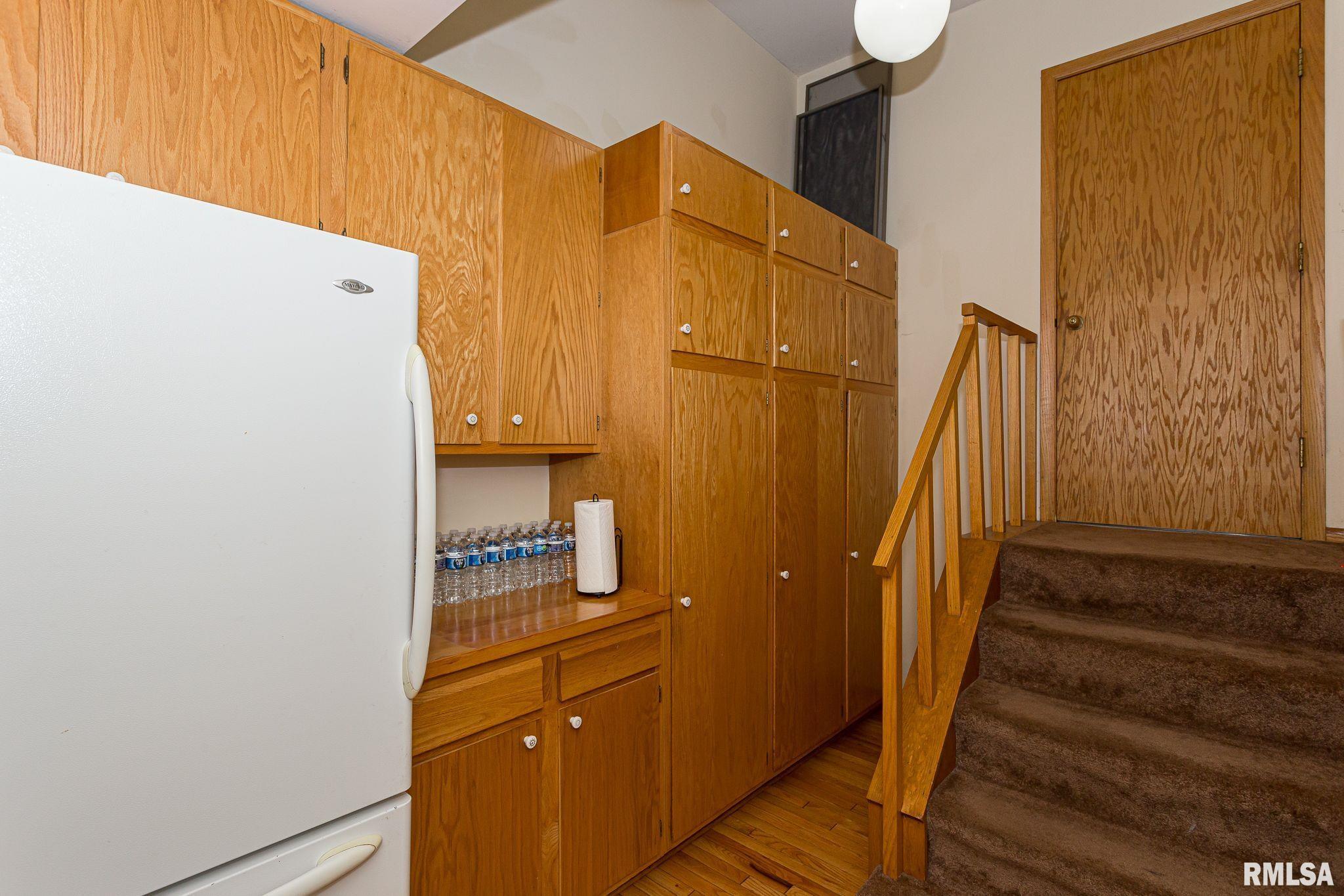 28018 230th Street, Le Claire, Iowa image 17