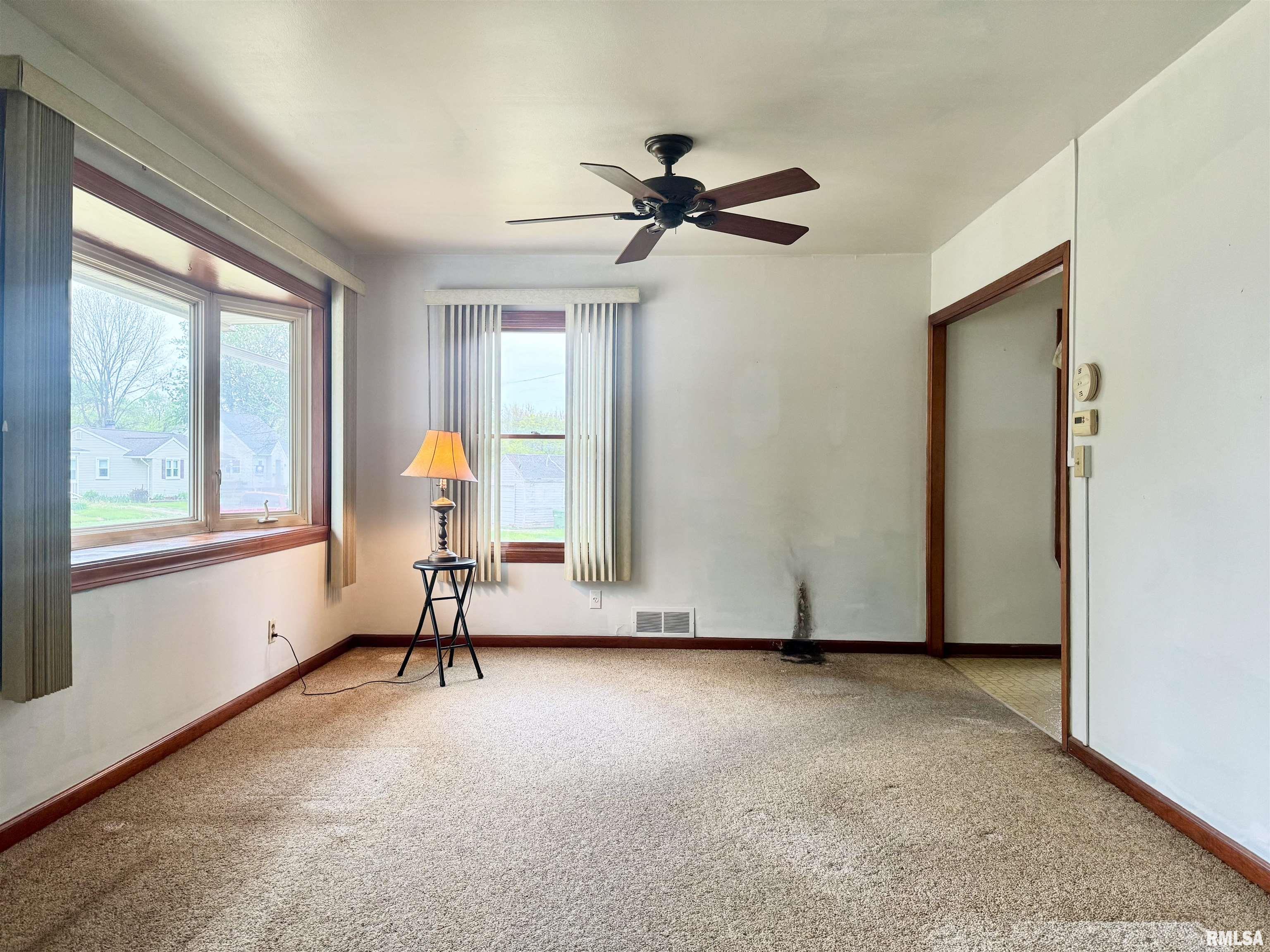 937 15th Avenue South, Clinton, Iowa image 6