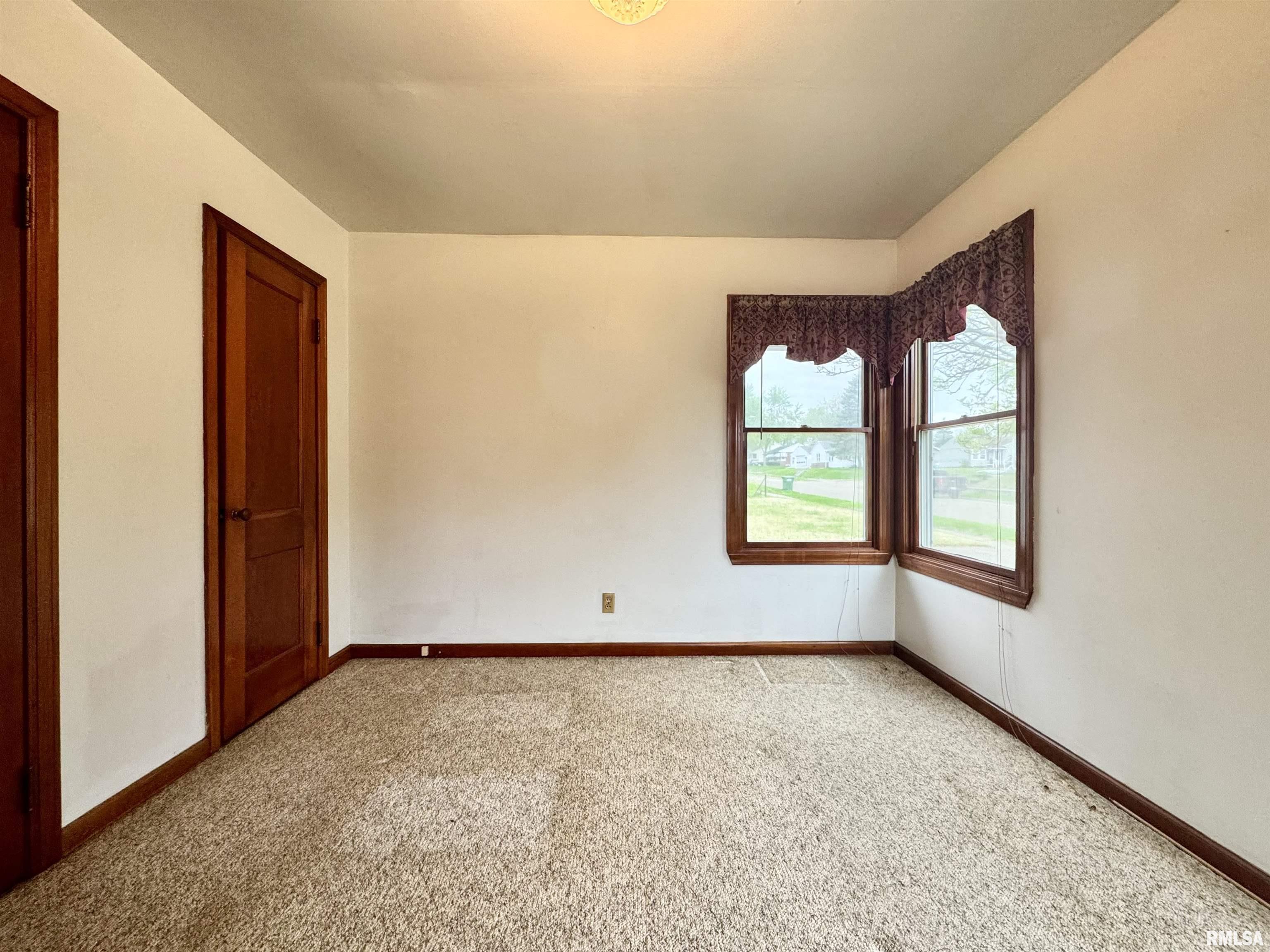 937 15th Avenue South, Clinton, Iowa image 9