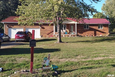 Homes For Sale - 26588 Maplewood Lane<br/> Canton, IL 61520