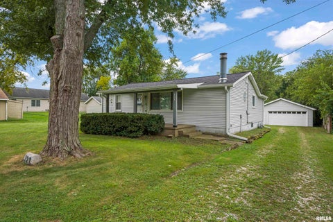 Homes For Sale - 121 Ritchie Street<br/> East Peoria, IL 61611