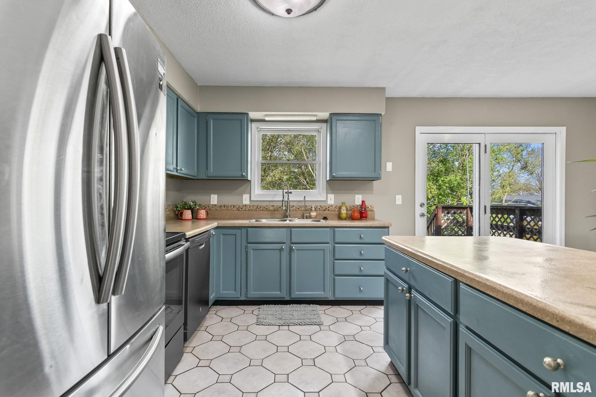 305 Plover Drive, Chatham, Illinois image 10