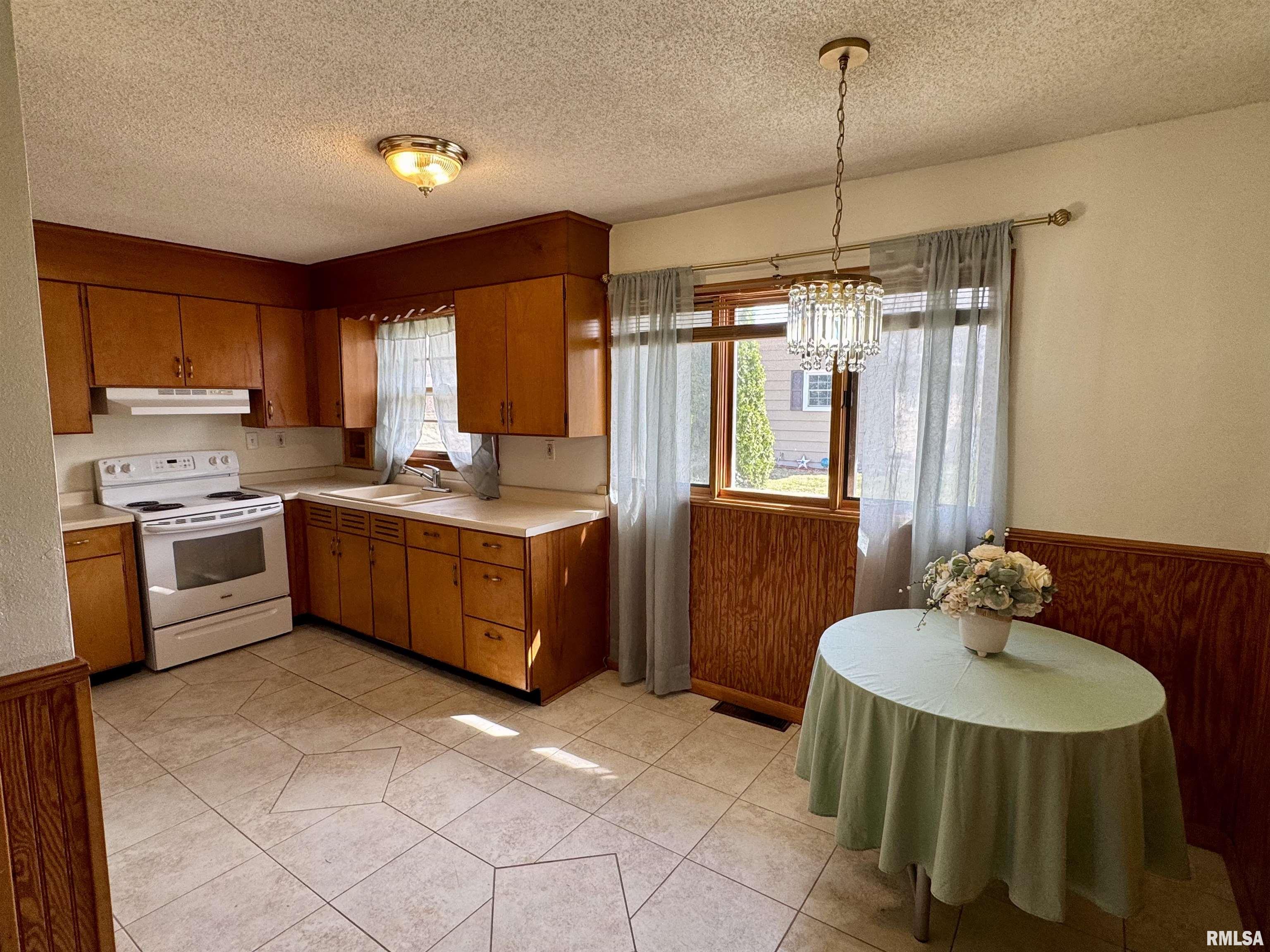 921 Bobby Avenue, Macomb, Illinois image 11