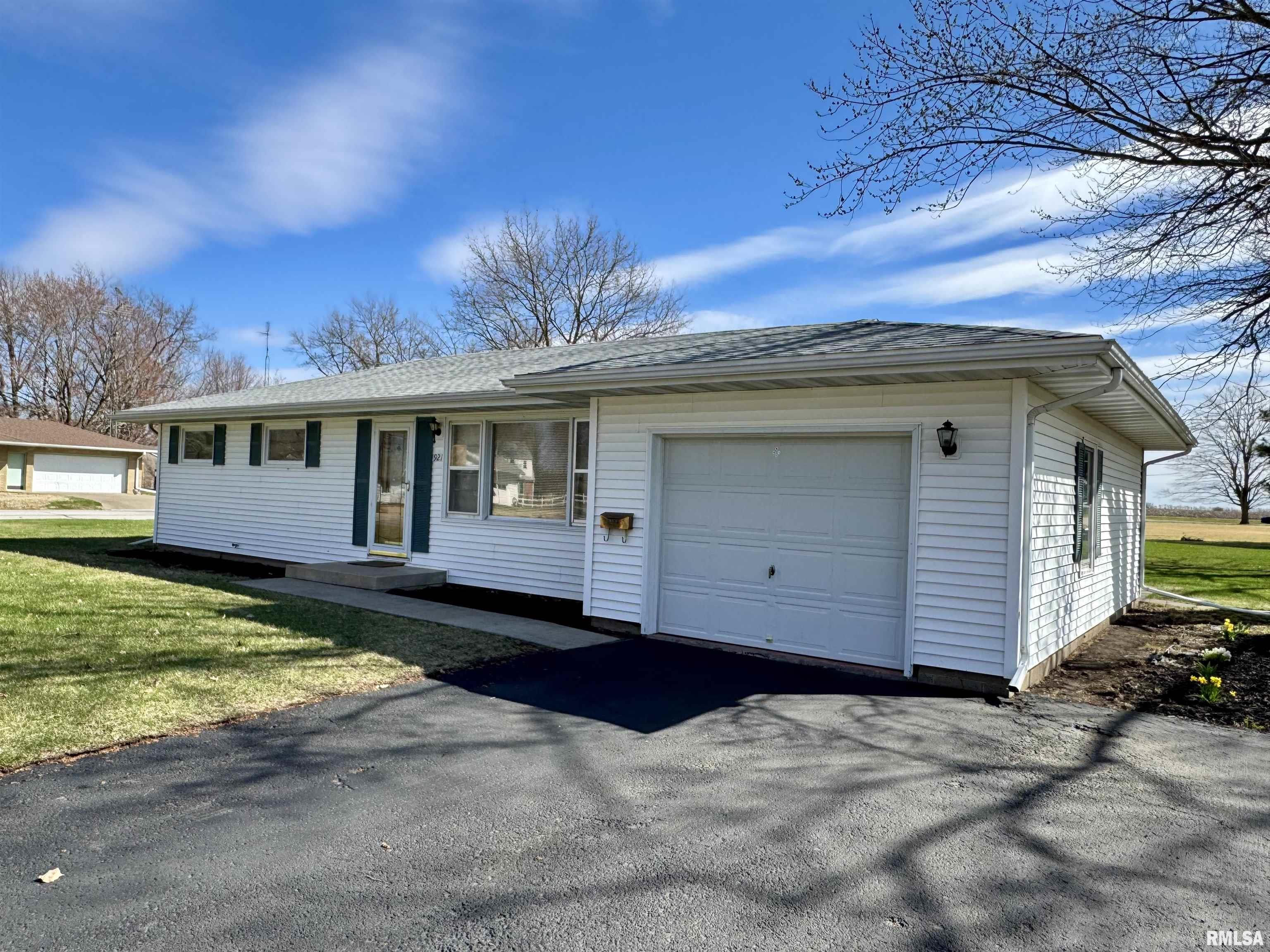 921 Bobby Avenue, Macomb, Illinois image 5