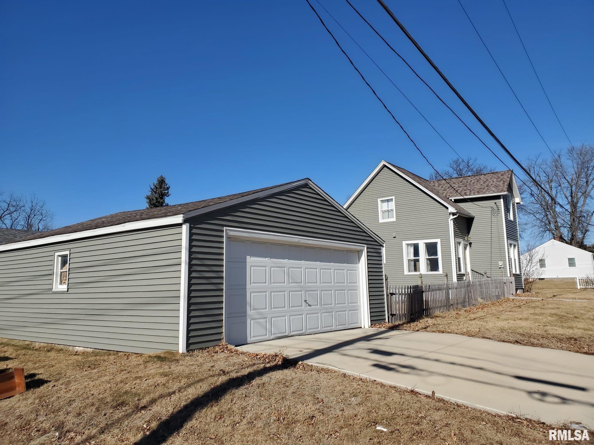 2769 Cody Street, Bettendorf, Iowa image 3