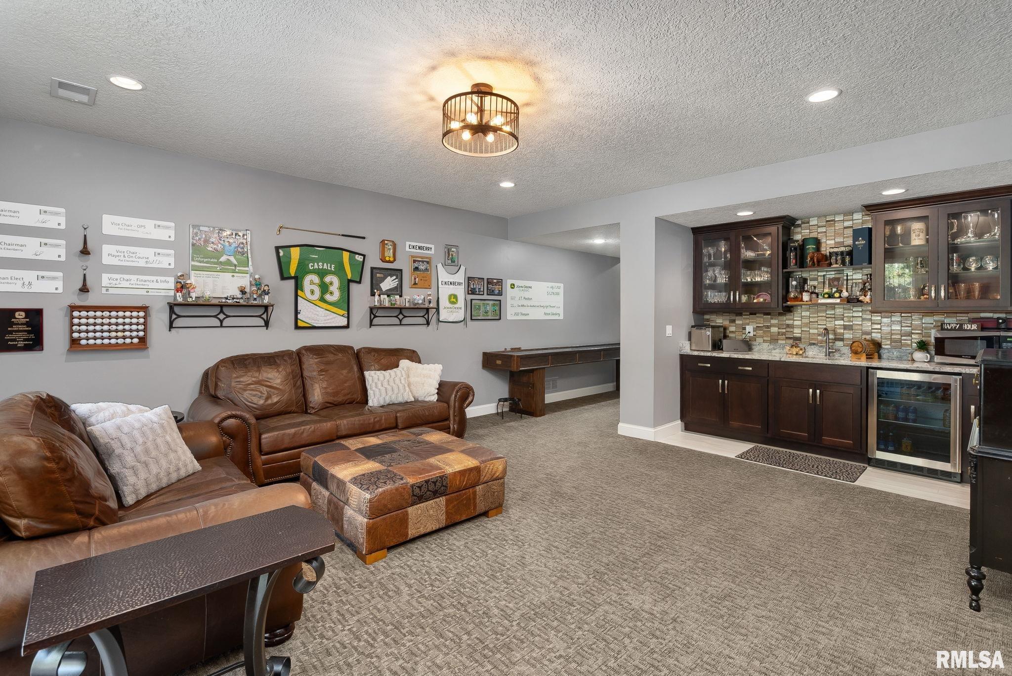 5212 N Richmond Circle, Bettendorf, Iowa image 34