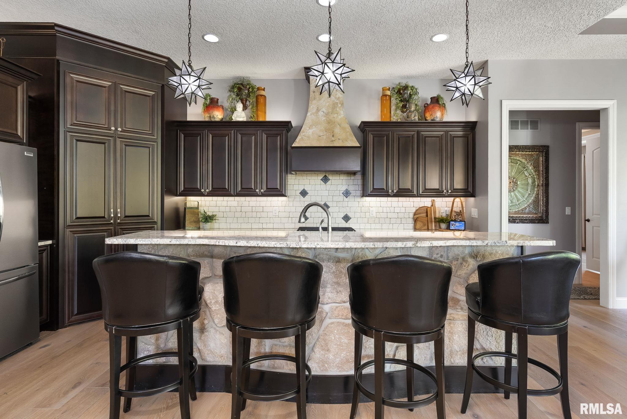 5212 N Richmond Circle, Bettendorf, Iowa image 16