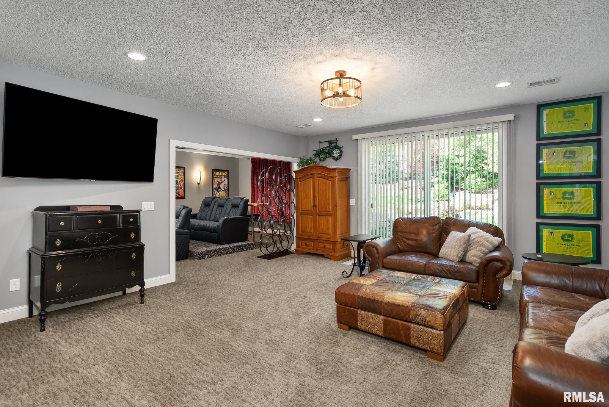 5212 N Richmond Circle, Bettendorf, Iowa image 33